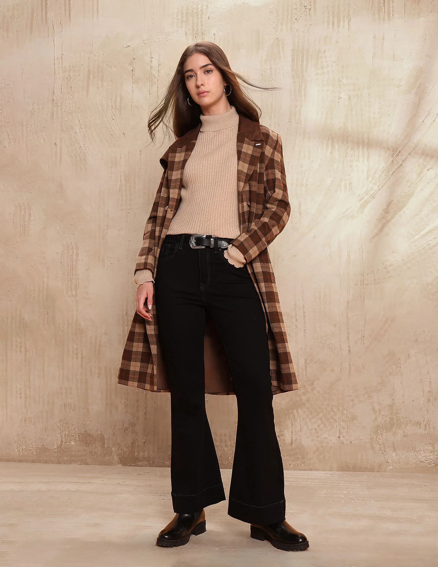 High Rise Flared Fit Jeans - Image 3