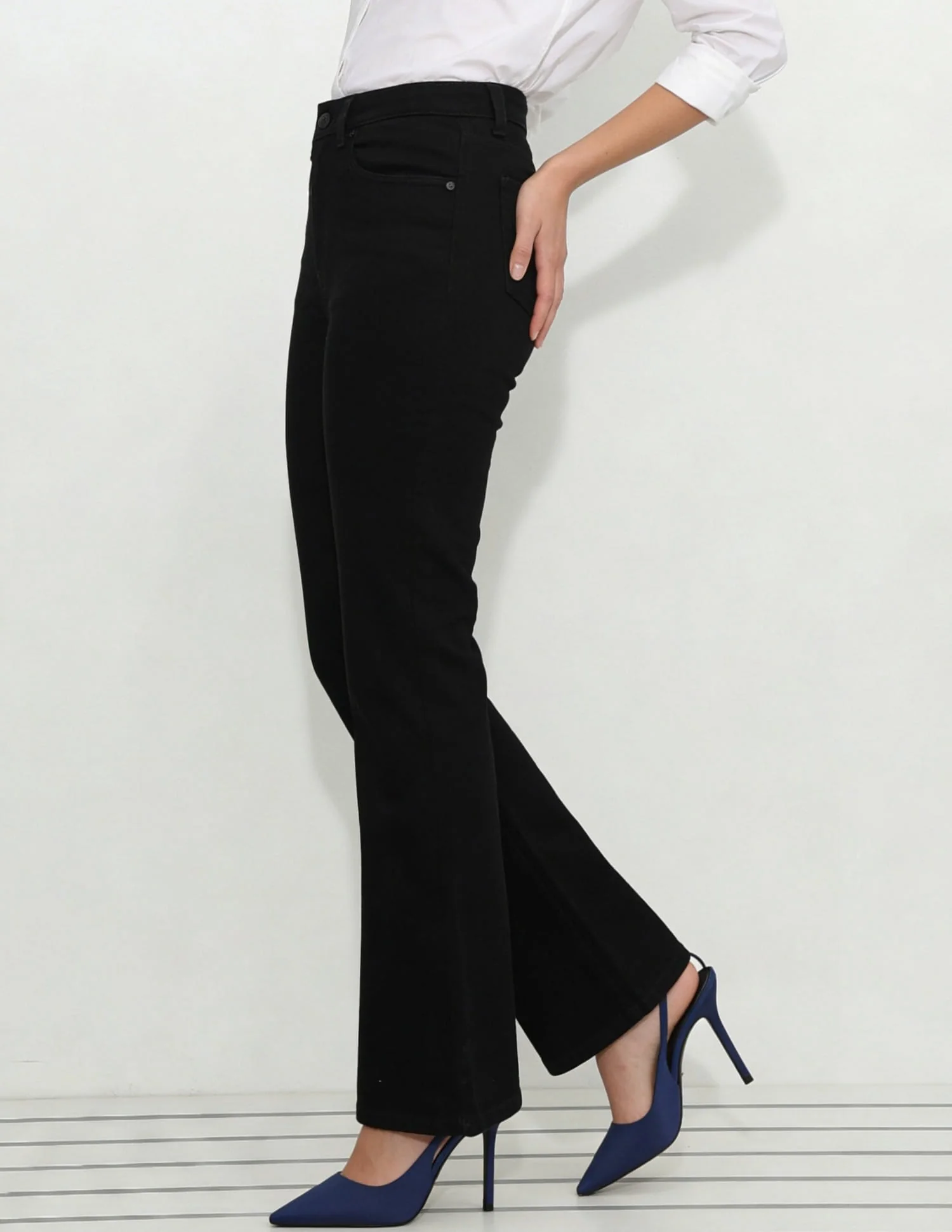 High Rise Flared Fit Jeans - Image 4