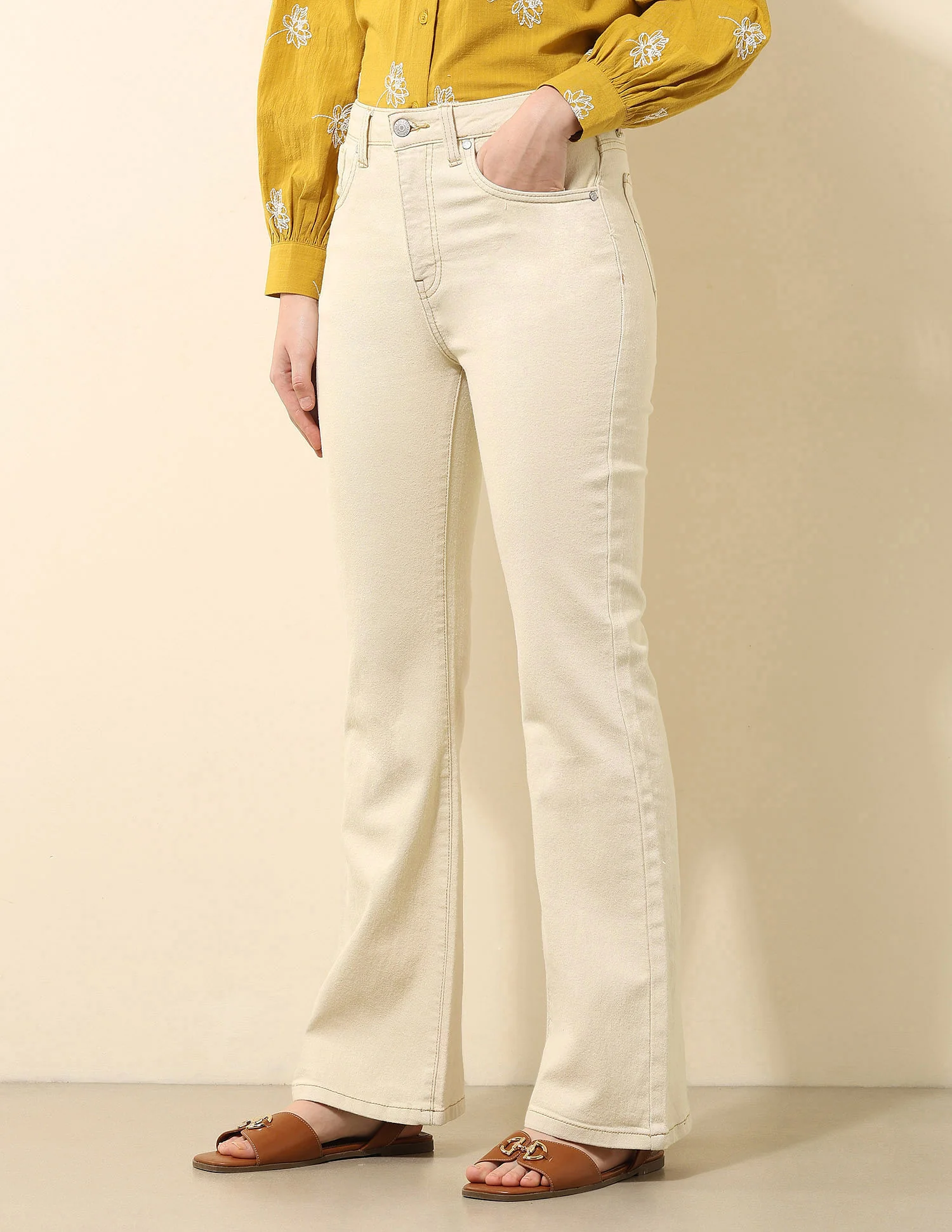 High Rise Flared Fit Jeans - Image 4