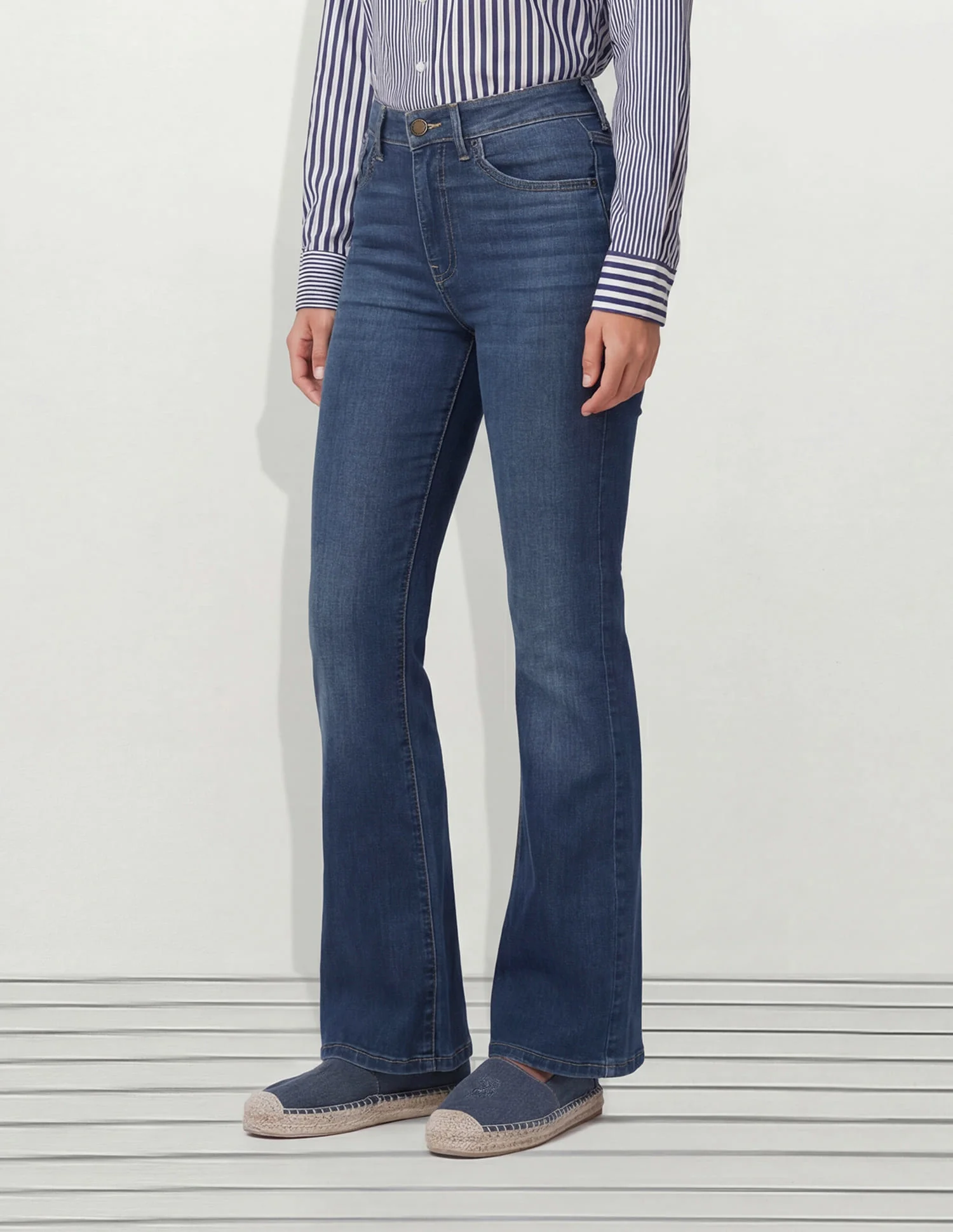 High Rise Flared Fit Jeans - Image 3