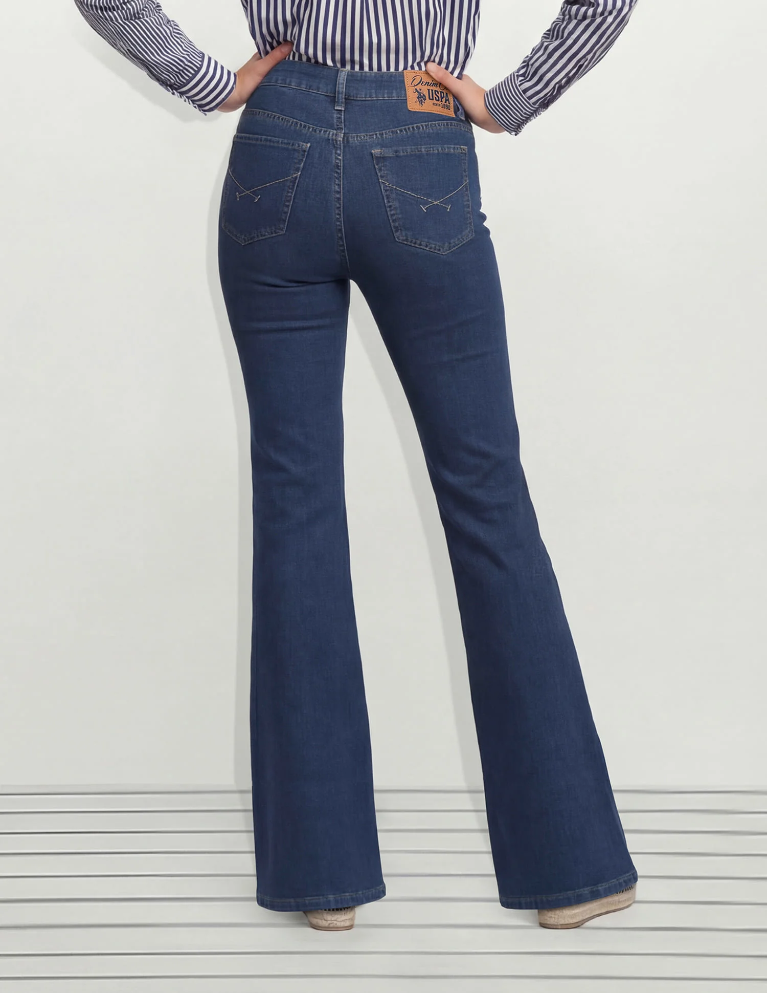 High Rise Flared Fit Jeans - Image 4