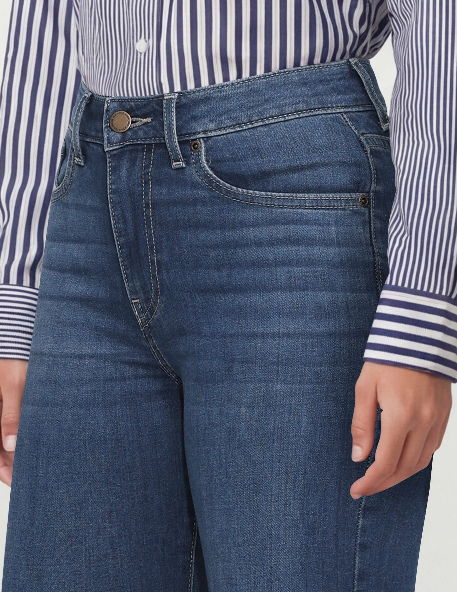 High Rise Flared Fit Jeans - Image 6