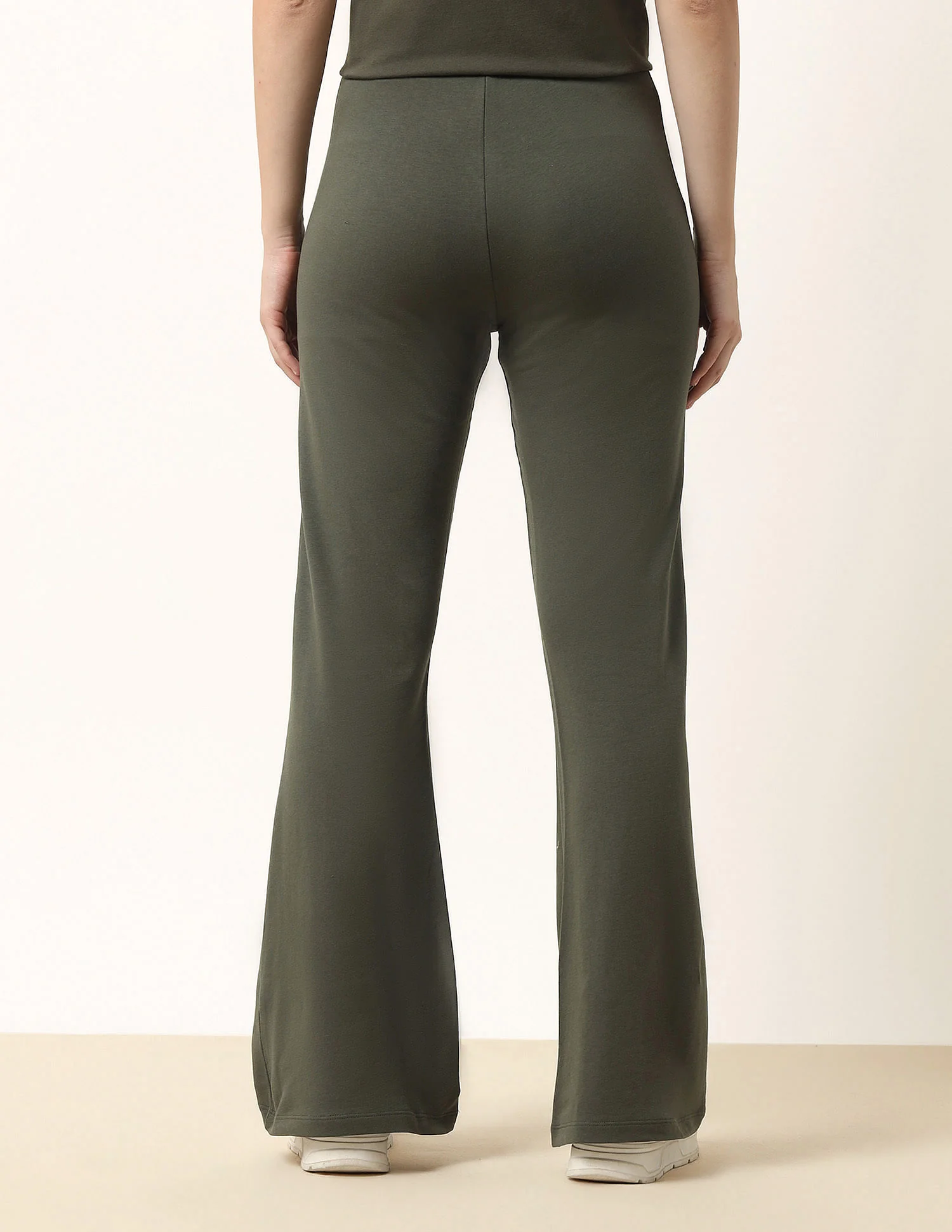 The Everyday Yoga High-Rise Flared Stretch Pants - Image 5