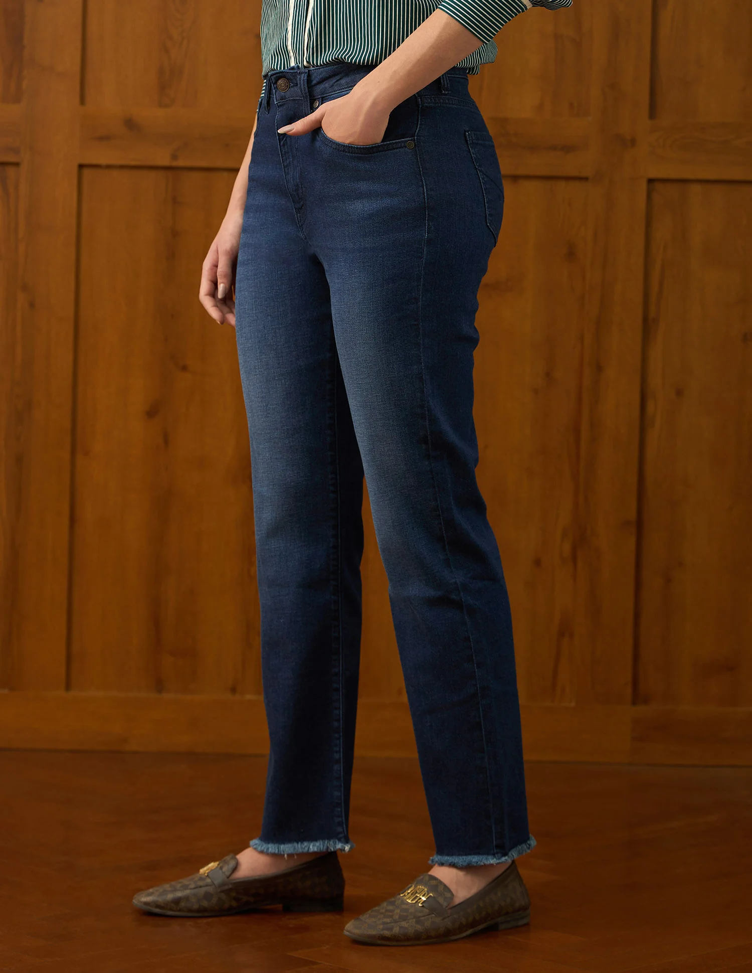 High Rise Straight Fit - Image 4