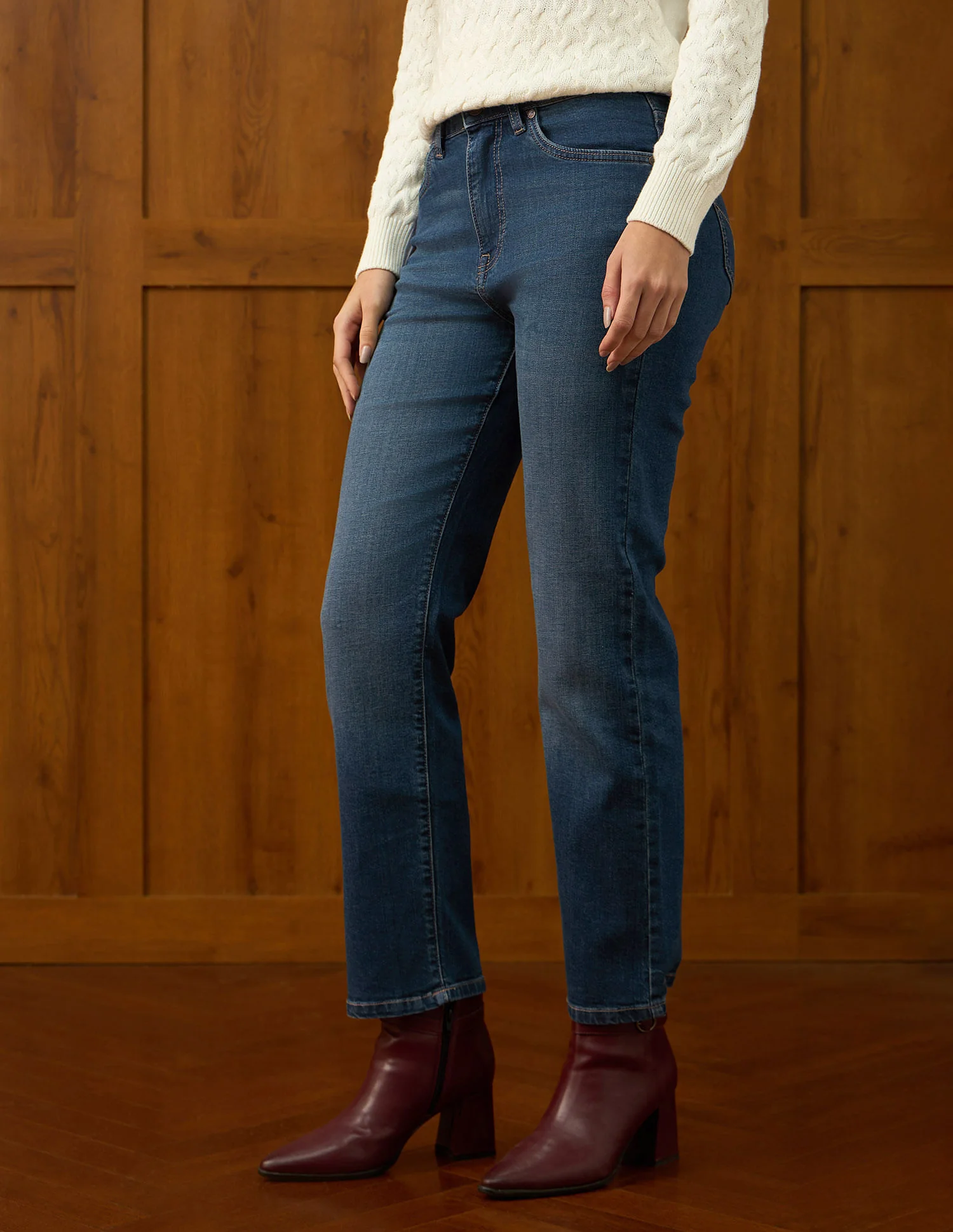High Rise Straight Fit - Image 4