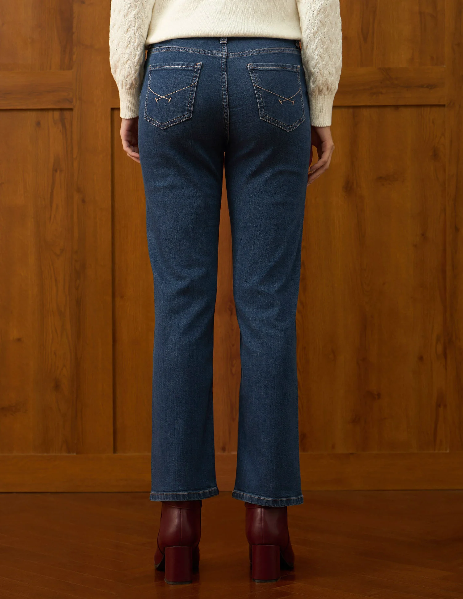 High Rise Straight Fit - Image 5