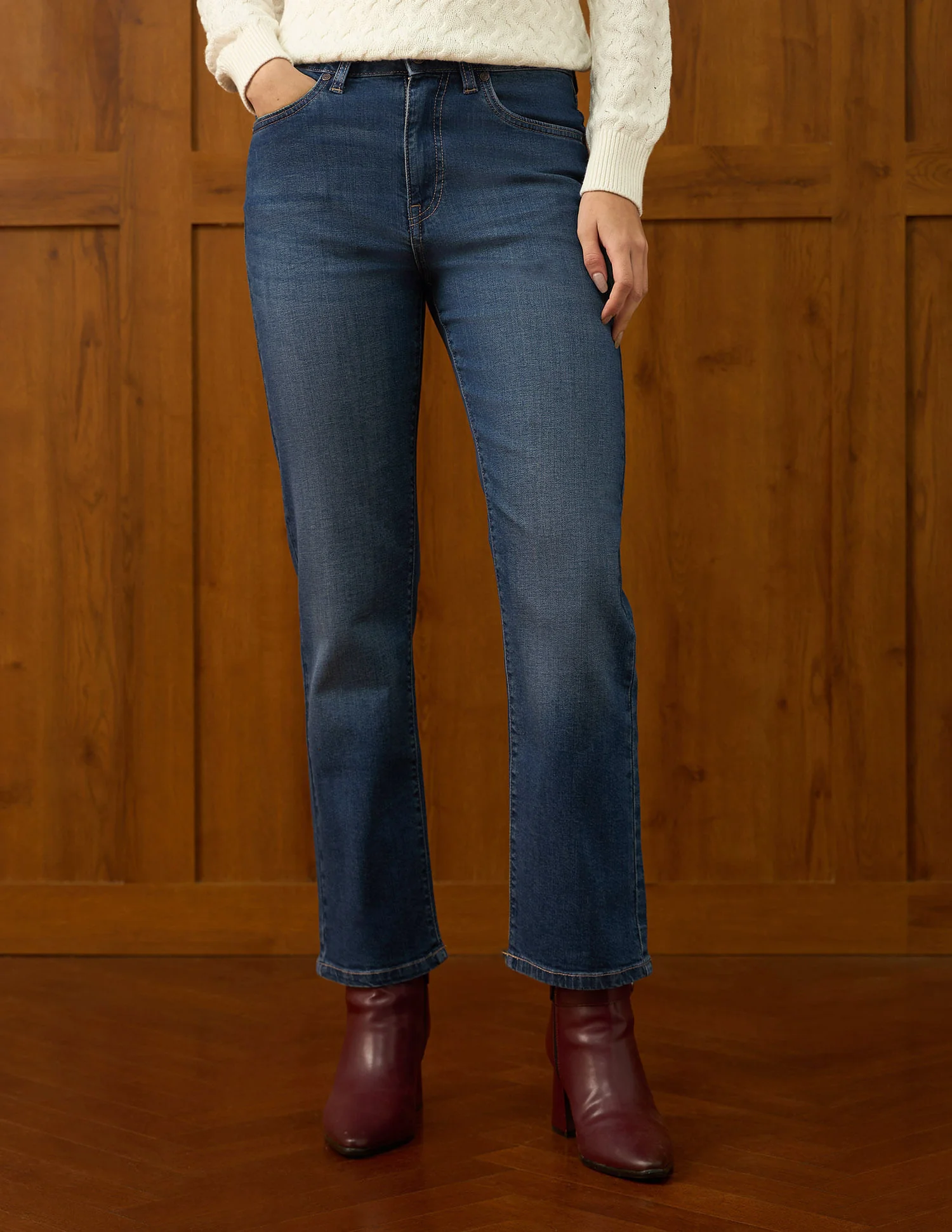 High Rise Straight Fit - Image 6