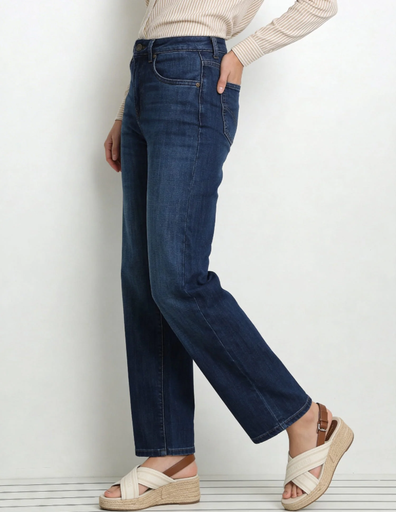 High Rise Straight Fit Jeans - Image 4