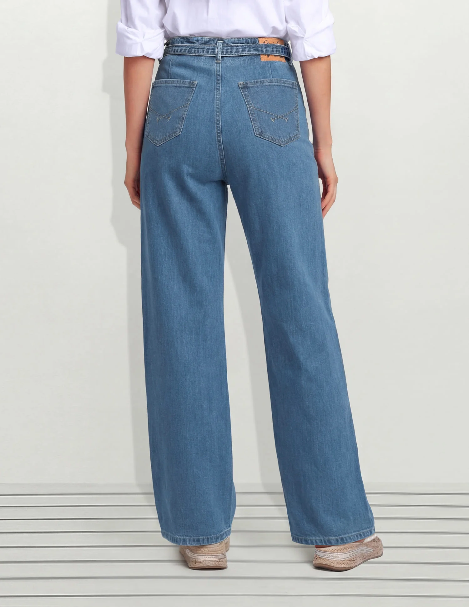High Rise Straight Fit Jeans - Image 4