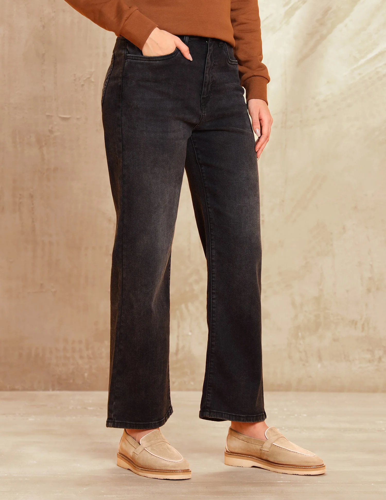 High Rise Straight Fit - Image 4