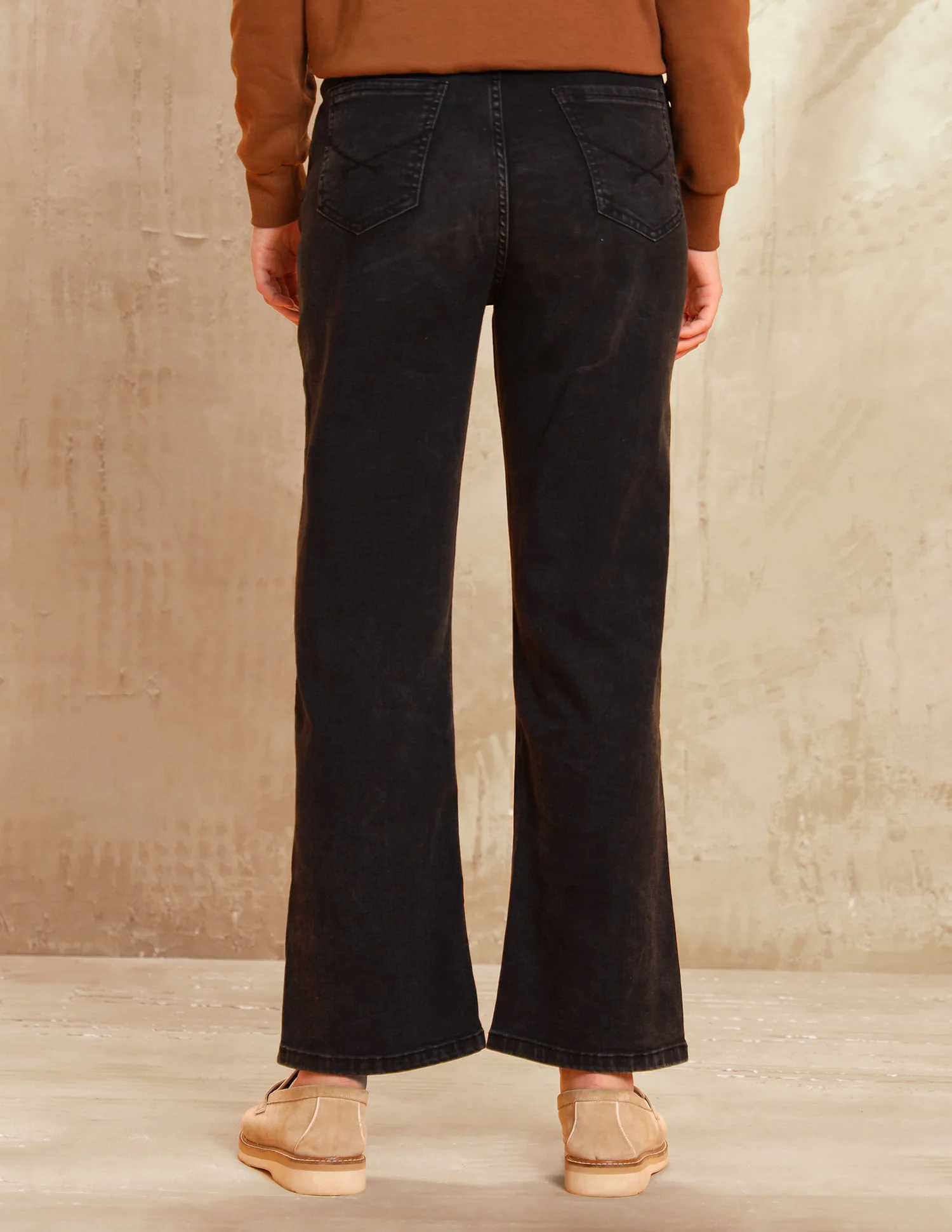High Rise Straight Fit - Image 5