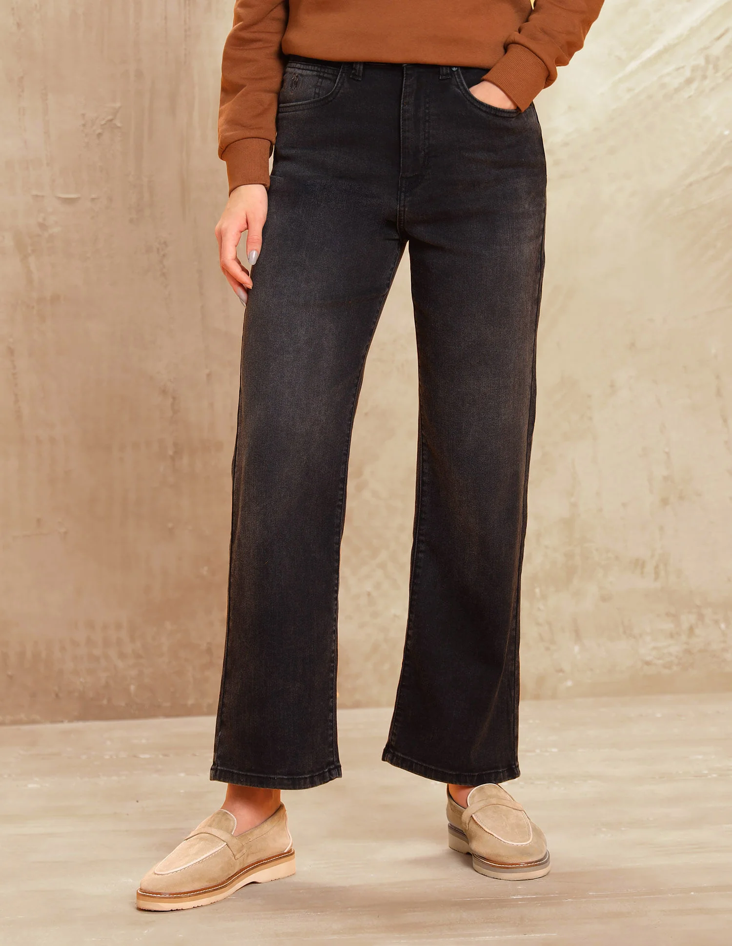 High Rise Straight Fit - Image 6