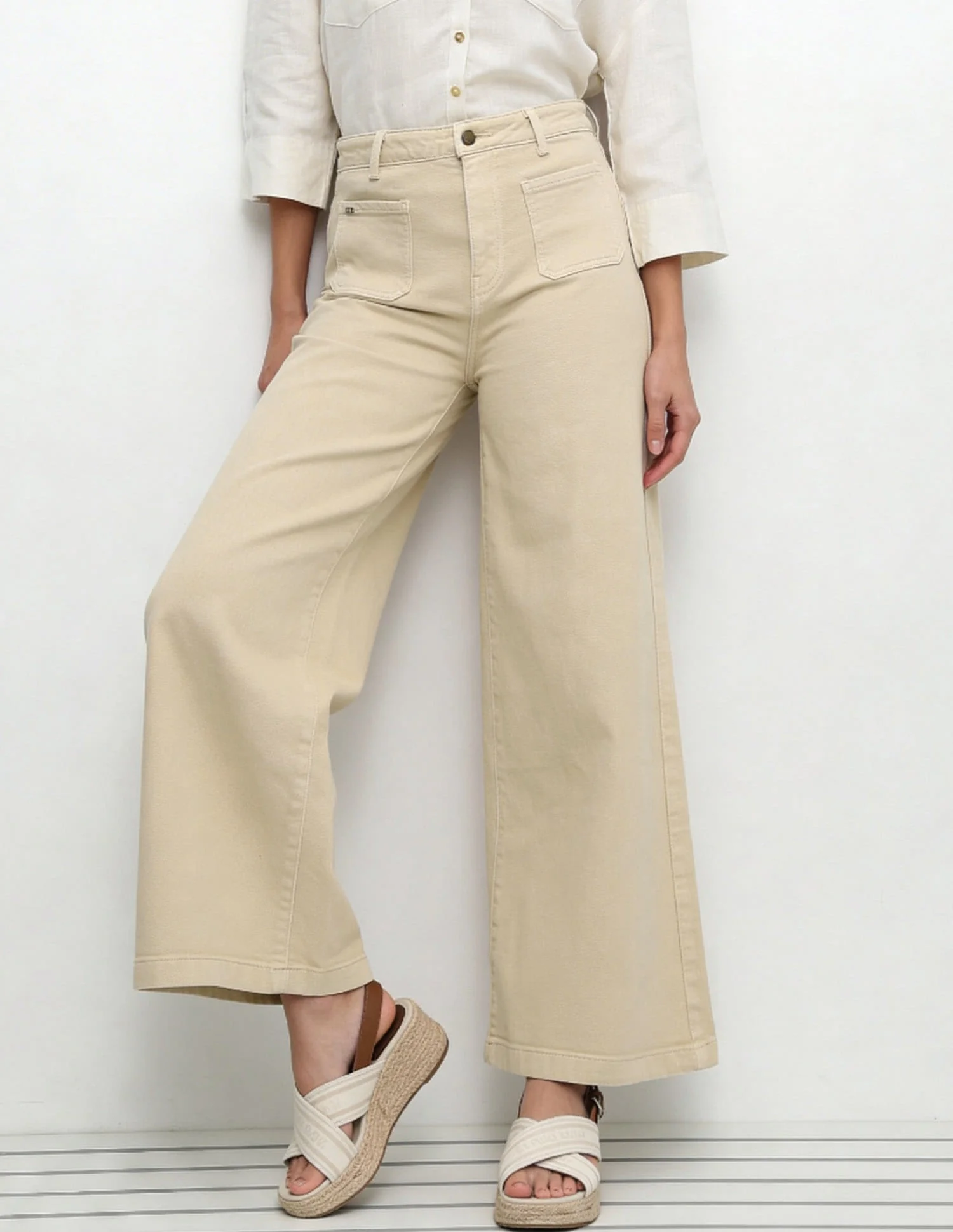 High Rise Ultra Wide Leg Fit Jeans - Image 3