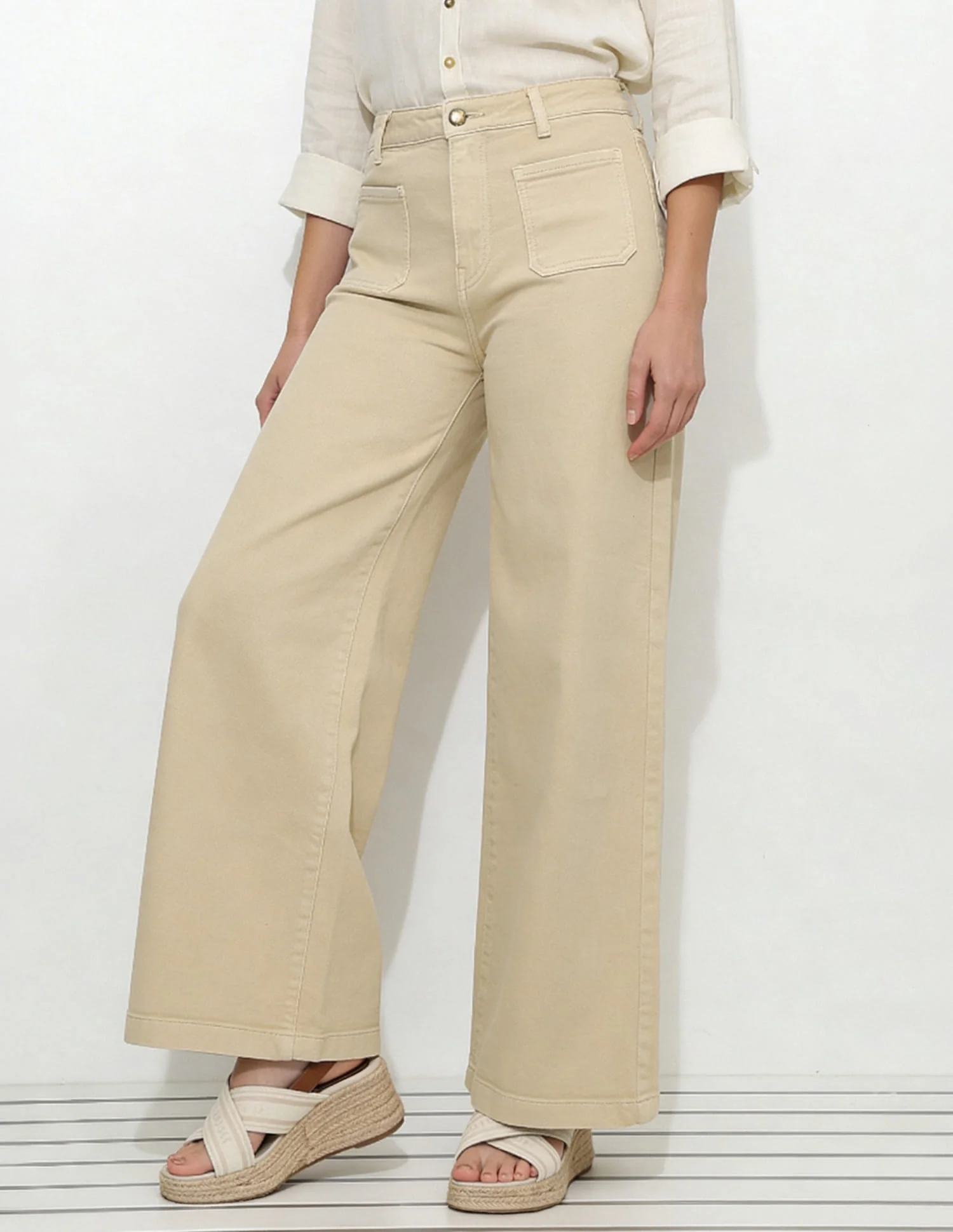 High Rise Ultra Wide Leg Fit Jeans - Image 4