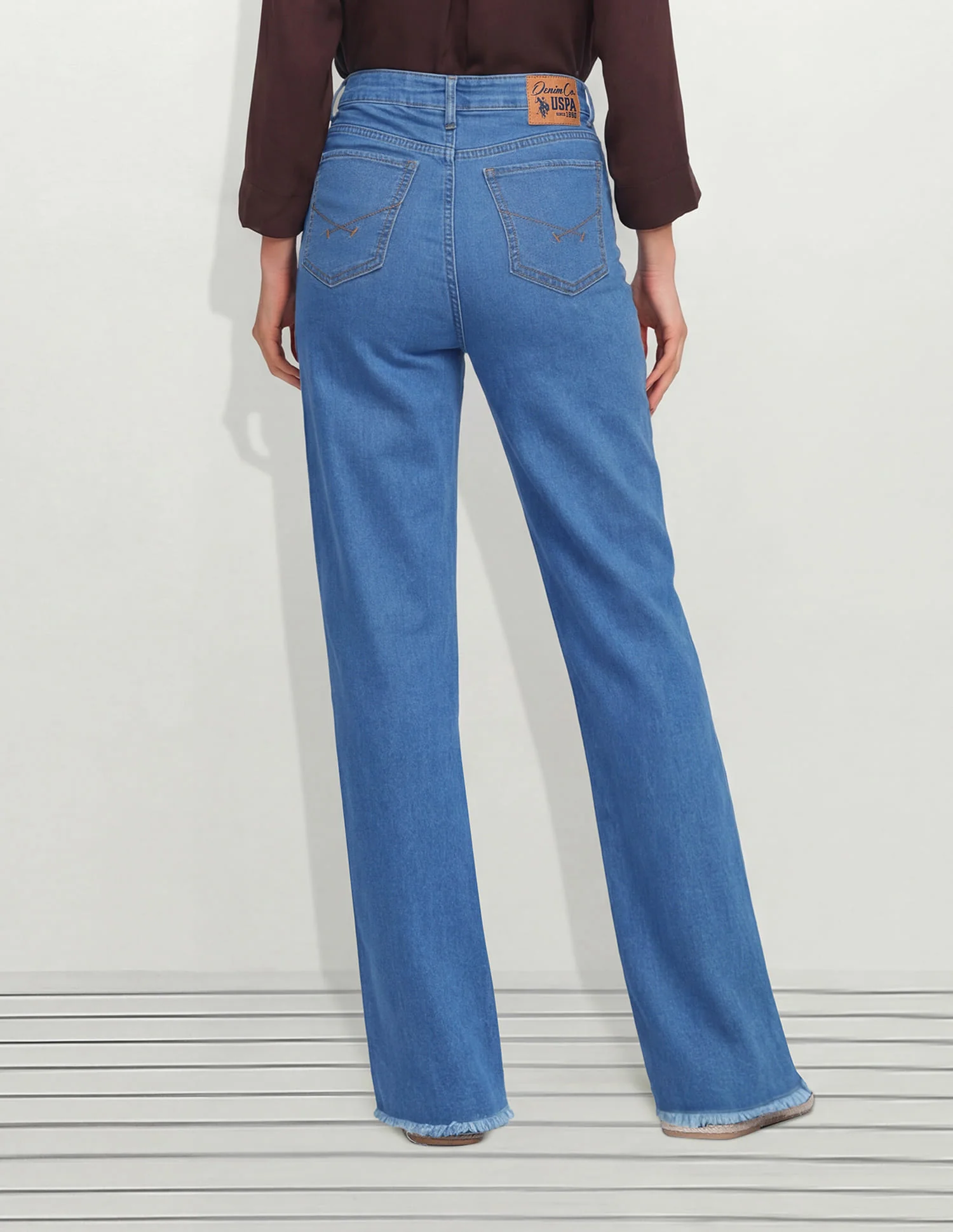 High Rise Wide Leg Fit Jeans - Image 4