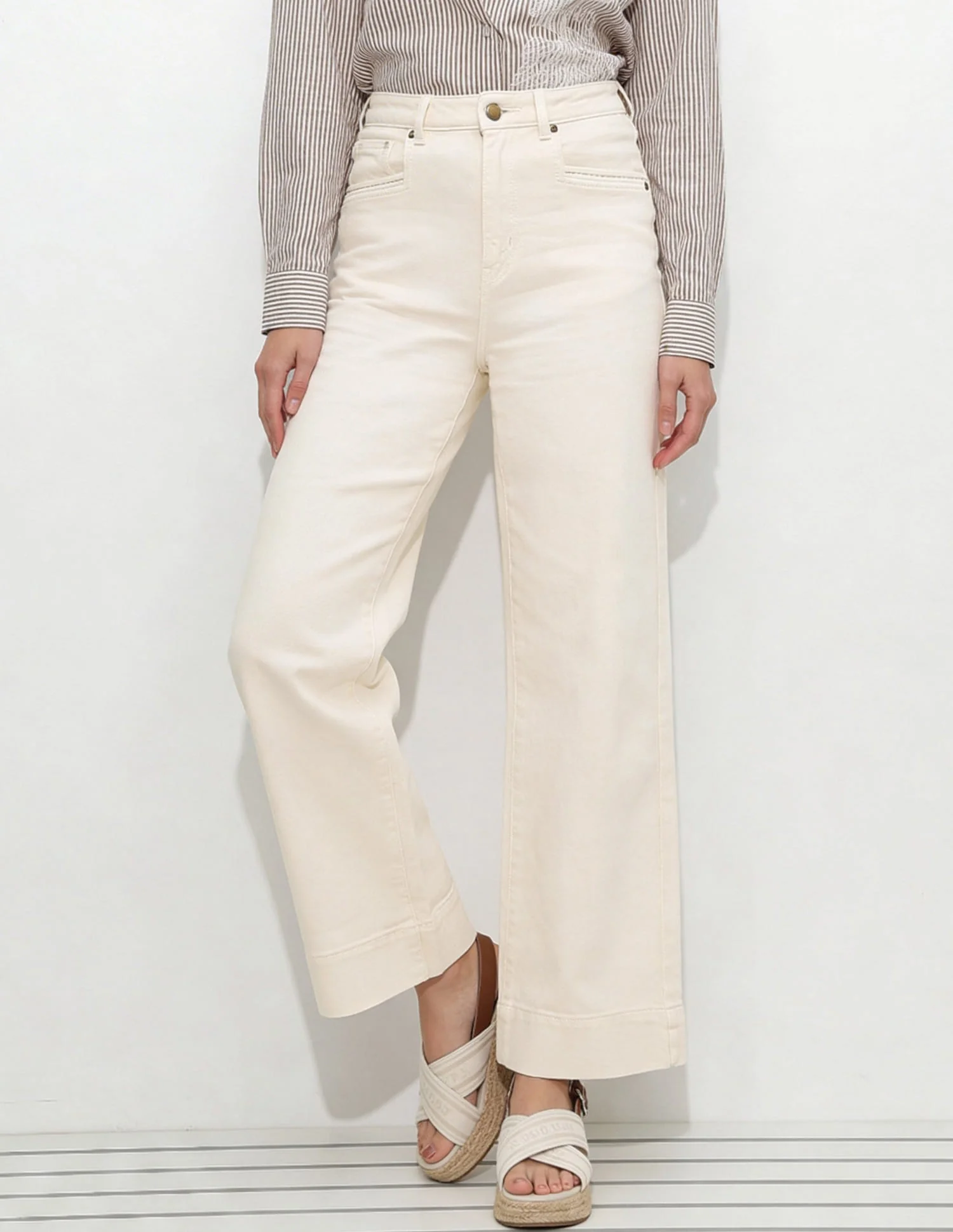 High Rise Wide Leg Fit Jeans - Image 3