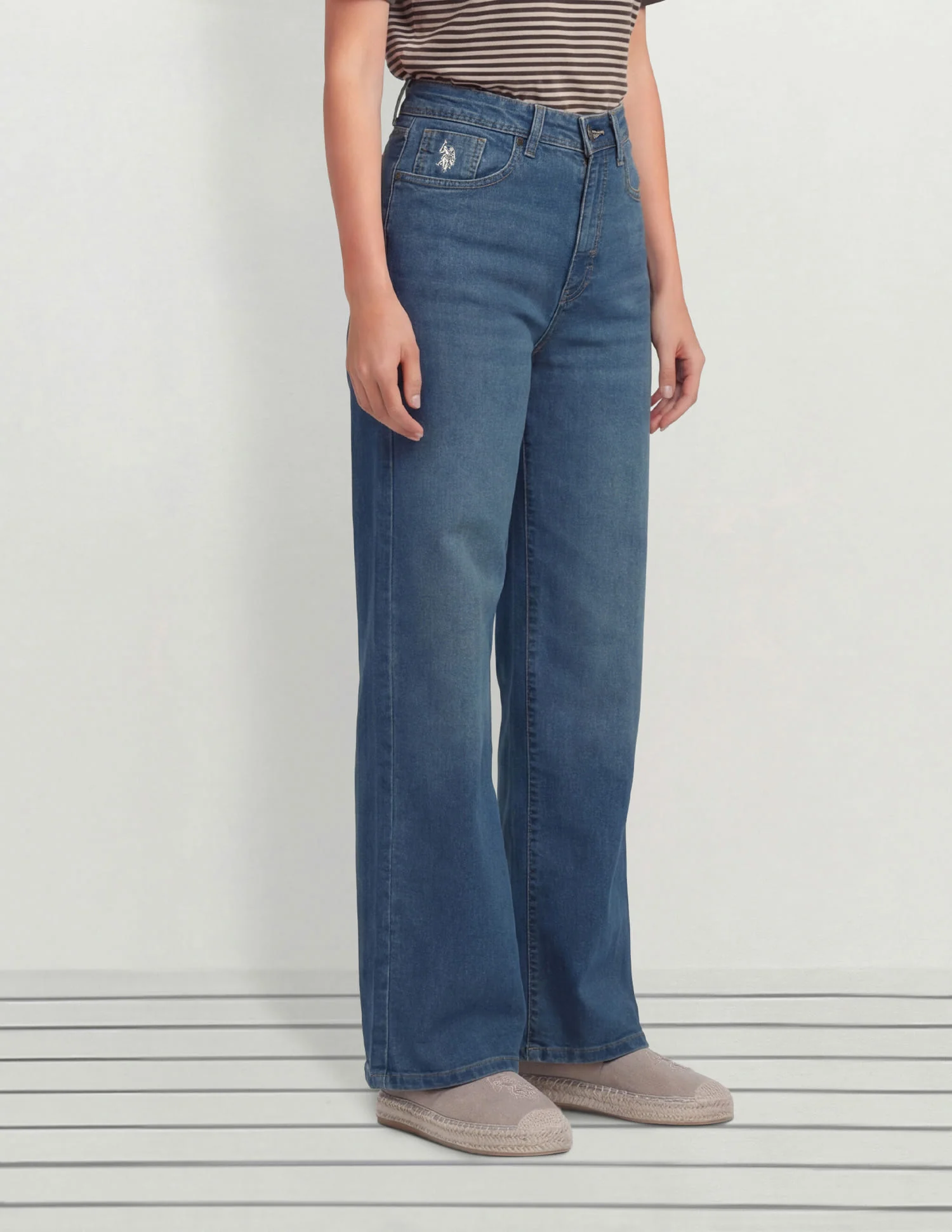 High Rise Wide Leg Fit Jeans - Image 3