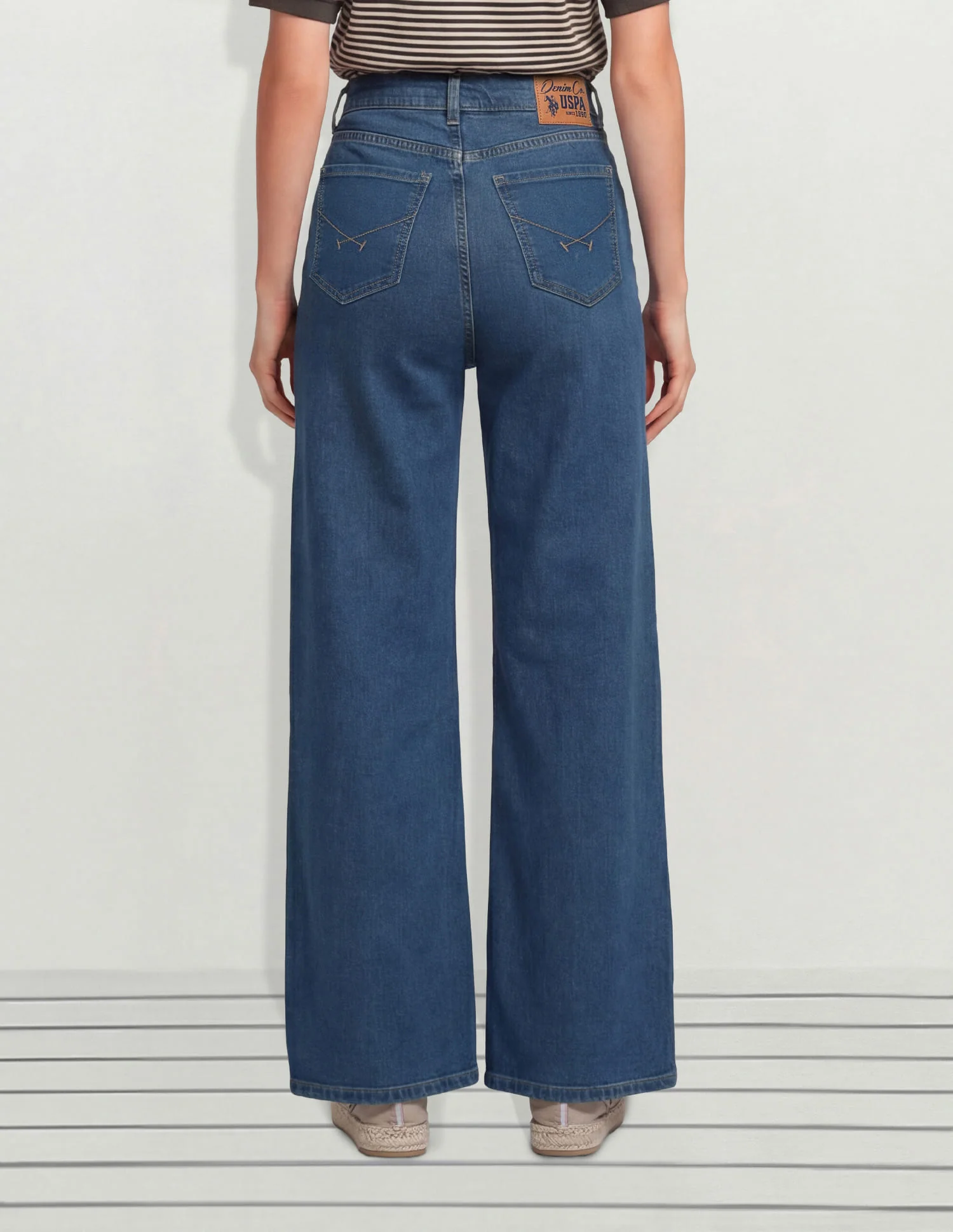 High Rise Wide Leg Fit Jeans - Image 4