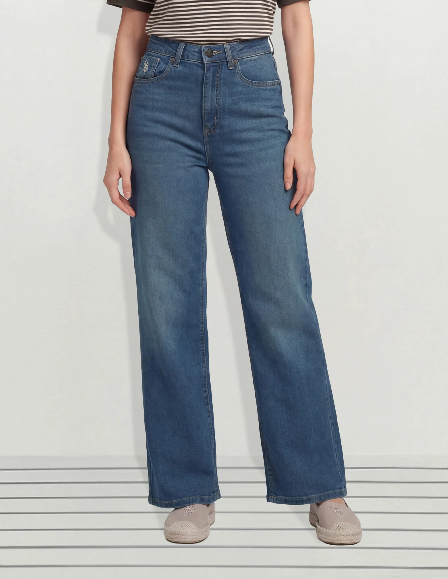 High Rise Wide Leg Fit Jeans - Image 5