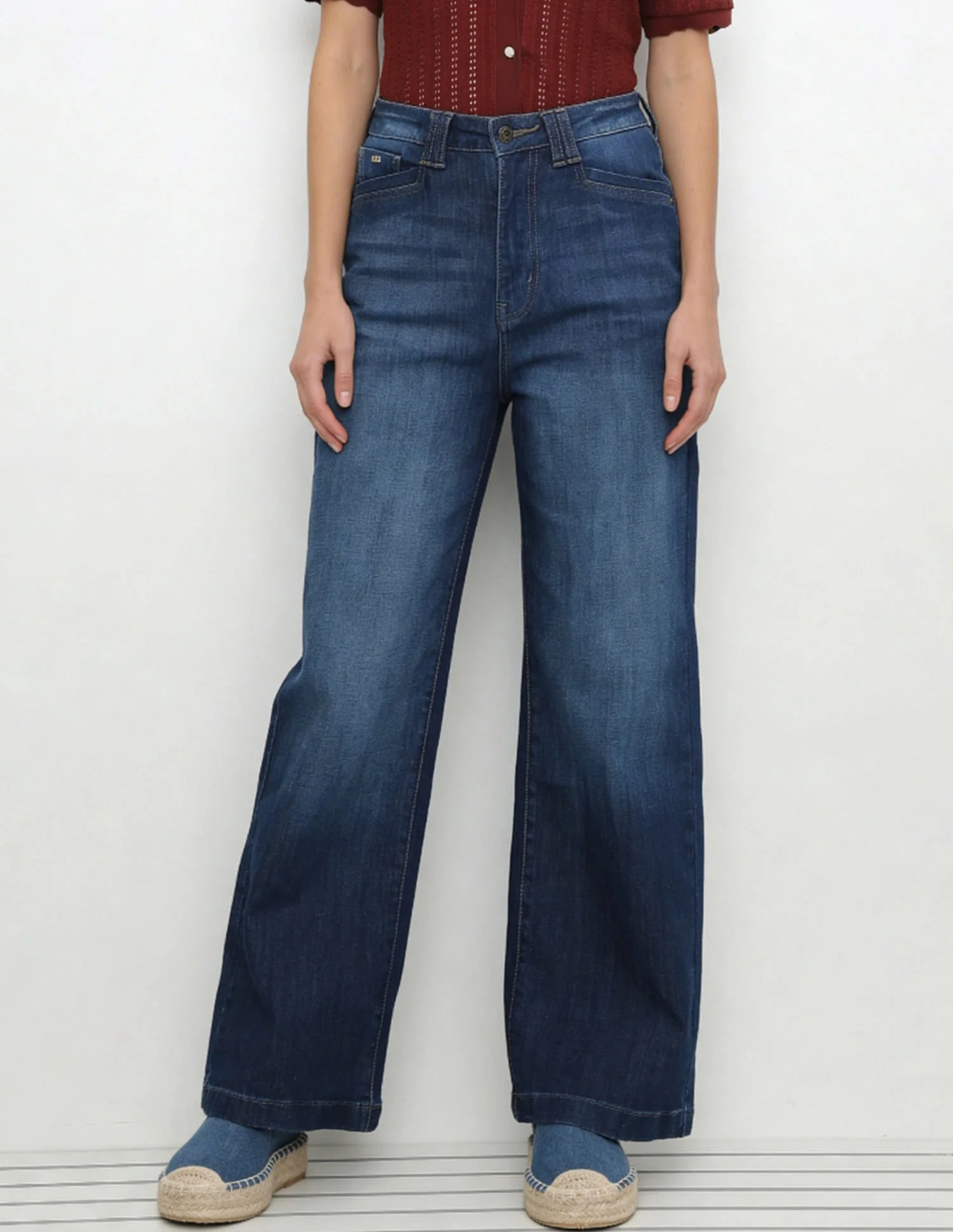 High Rise Wide Leg Fit Jeans - Image 3