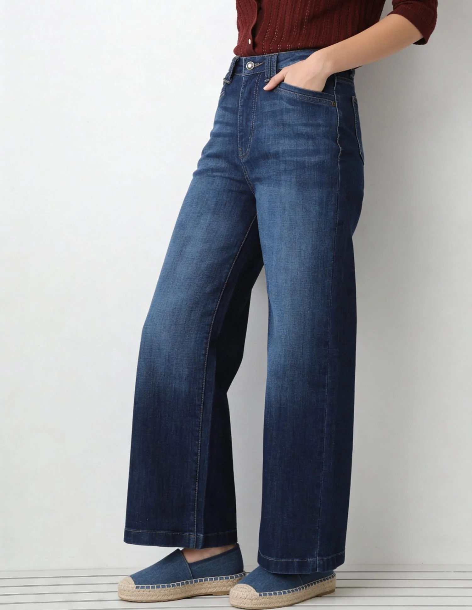 High Rise Wide Leg Fit Jeans - Image 4
