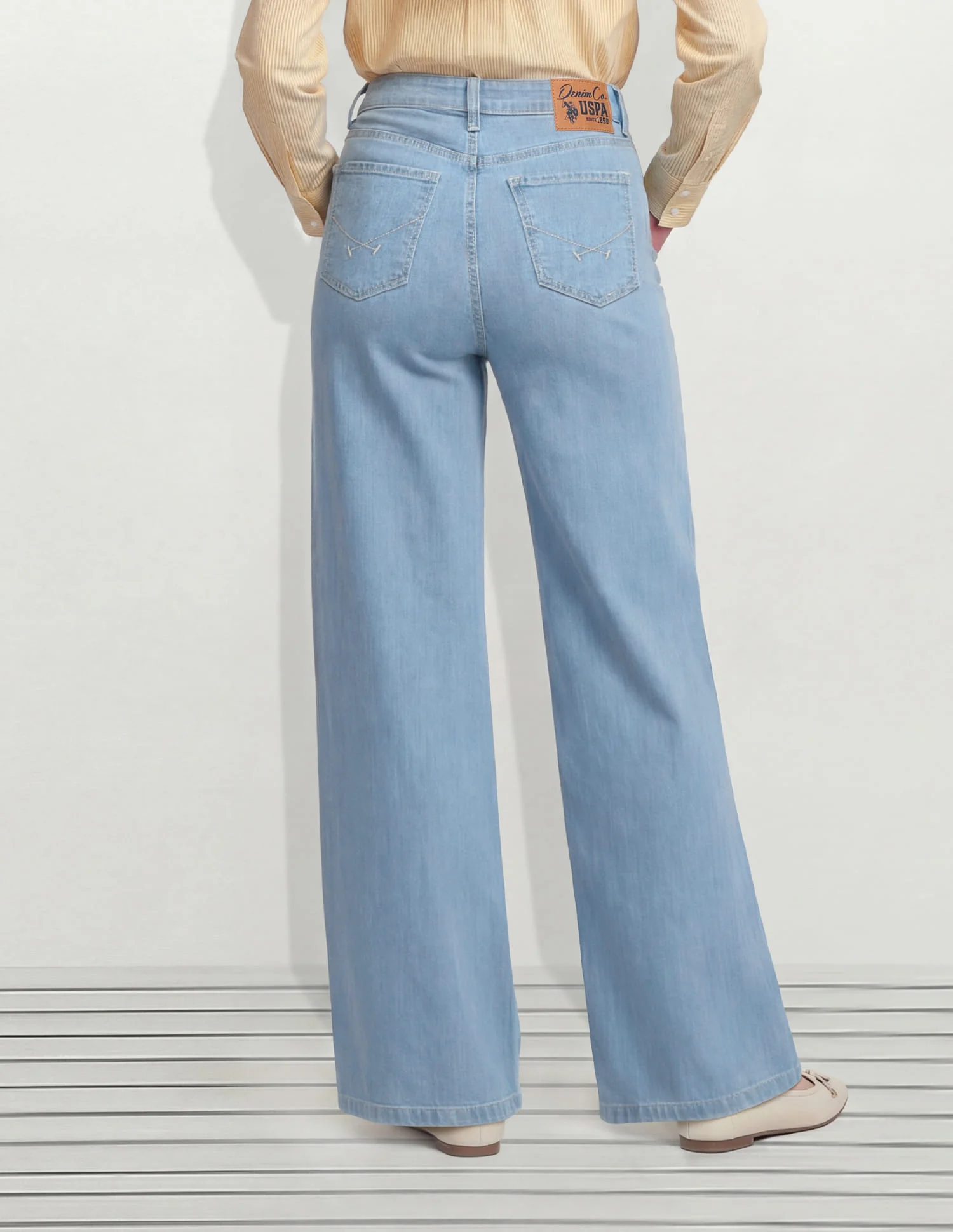High Rise Wide Leg Fit Jeans - Image 4