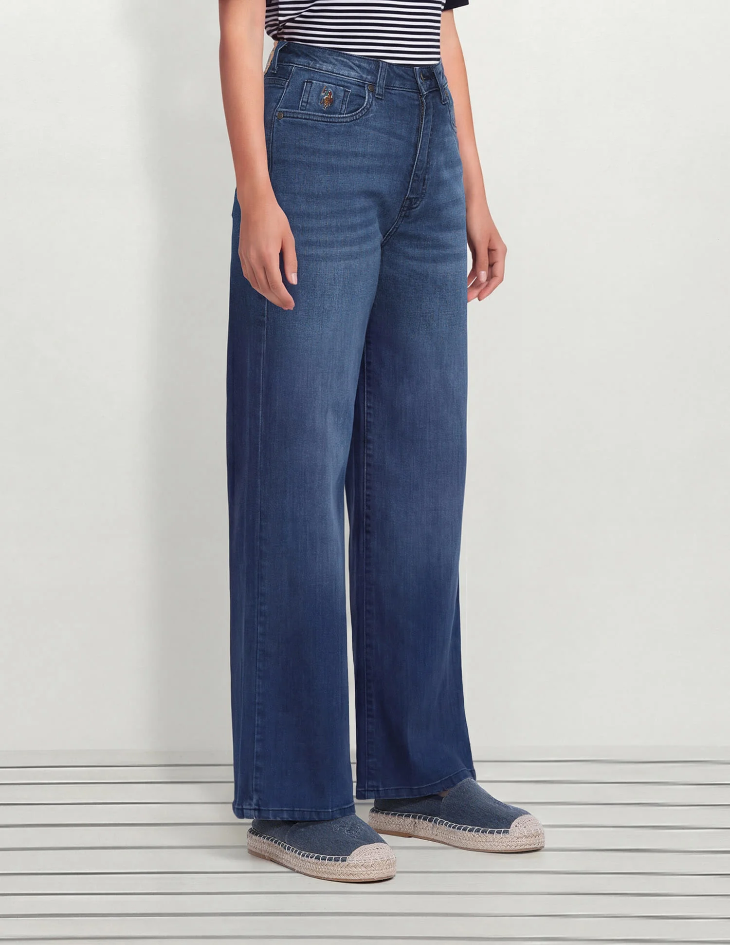 High Rise Wide Leg Fit Jeans - Image 3