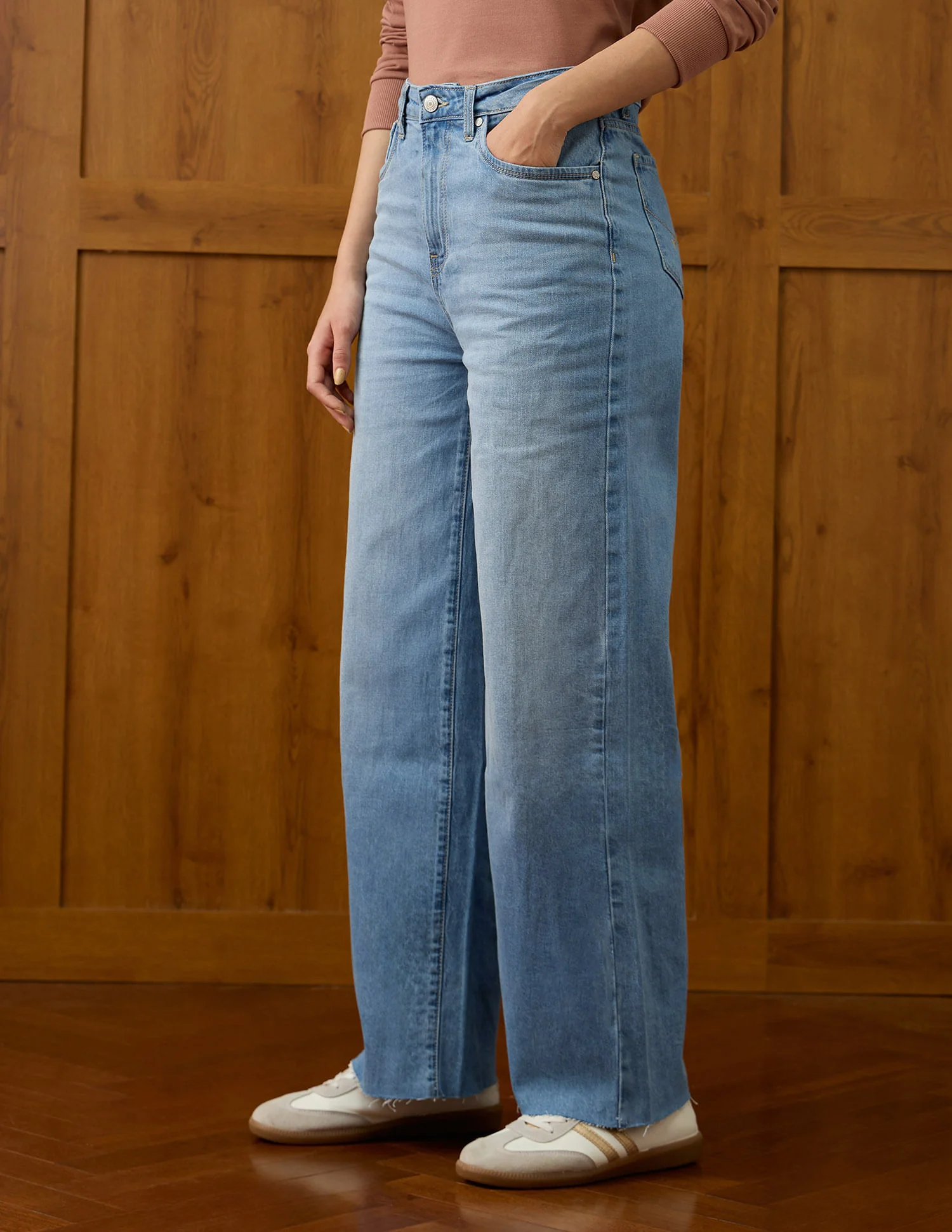 High Rise Wide Leg Fit Jeans - Image 4
