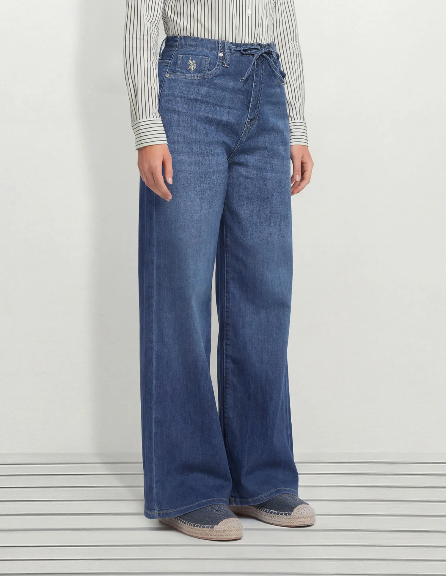 High Rise Wide Leg Fit Jeans - Image 3