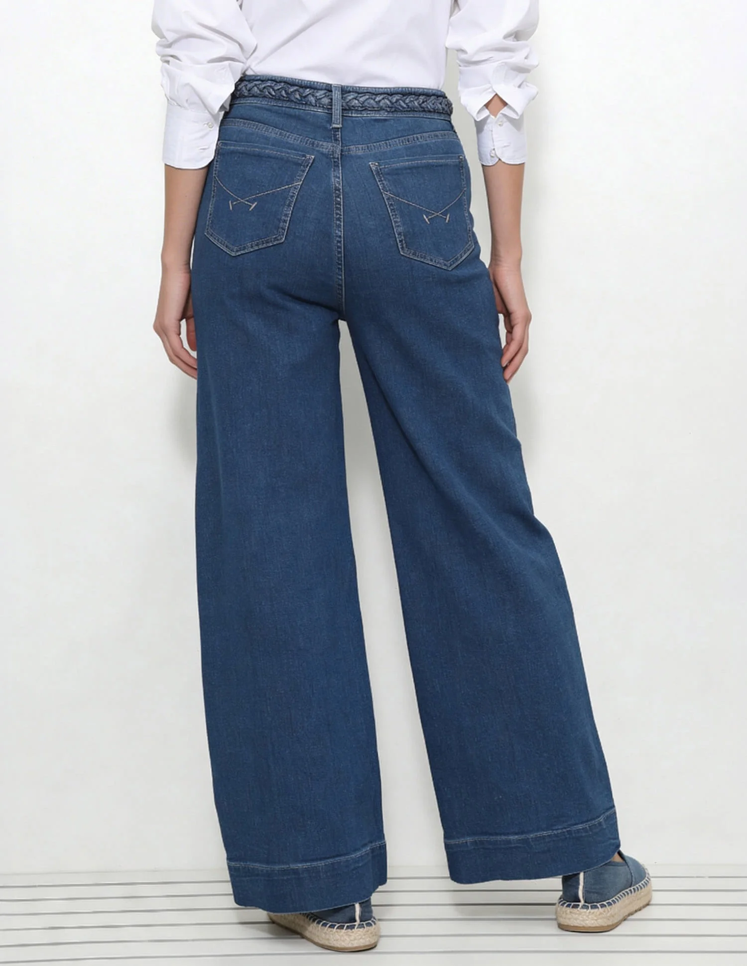 High Rise Wide Leg Fit Jeans - Image 4