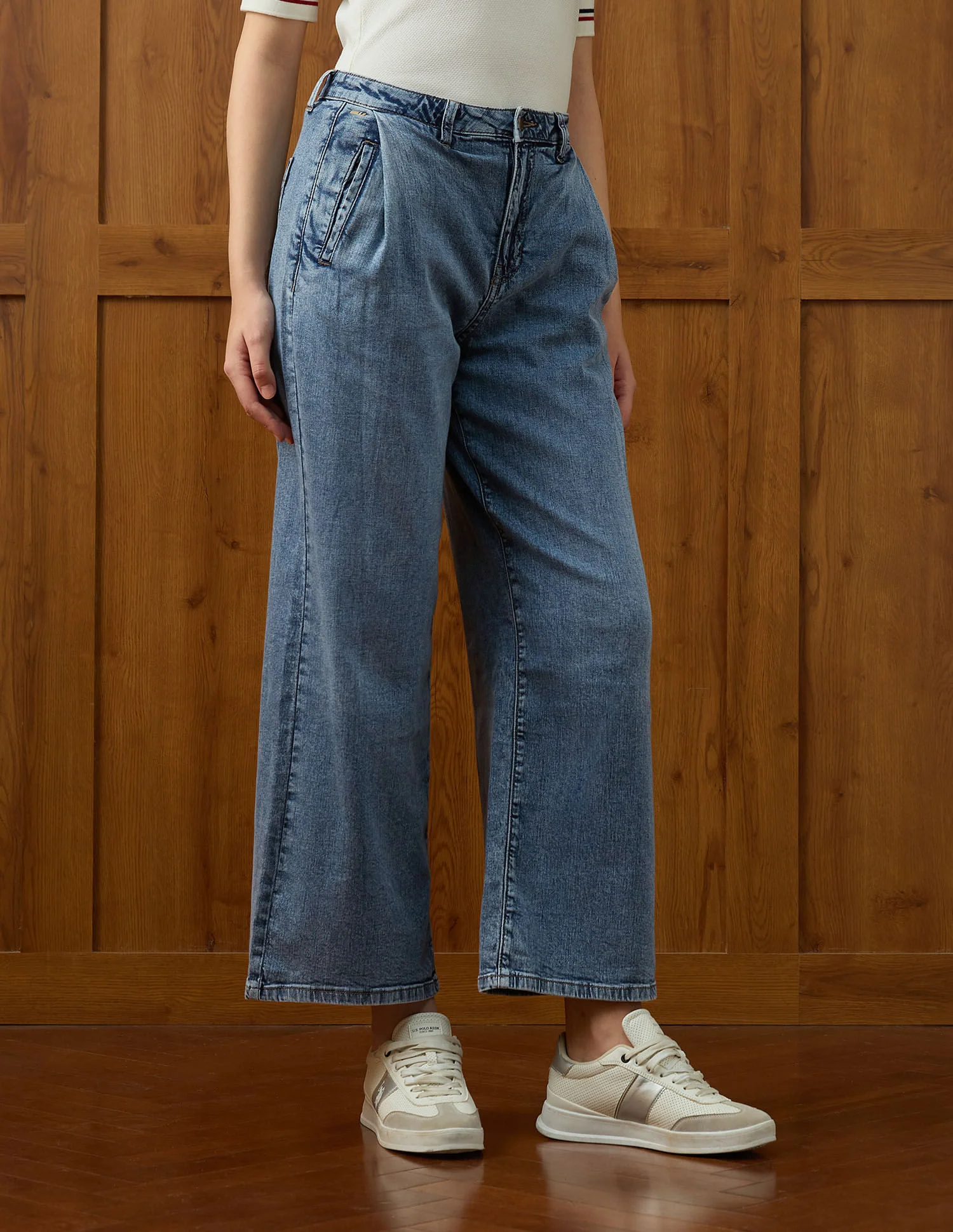 High-Rise Wide Leg Fit Jeans - Image 4