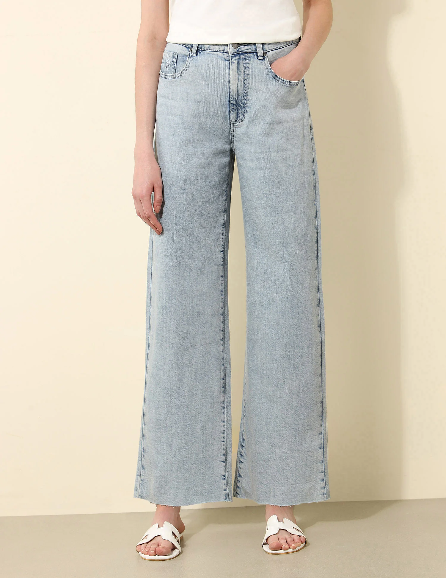 High Rise Wide Leg Fit Jeans - Image 10