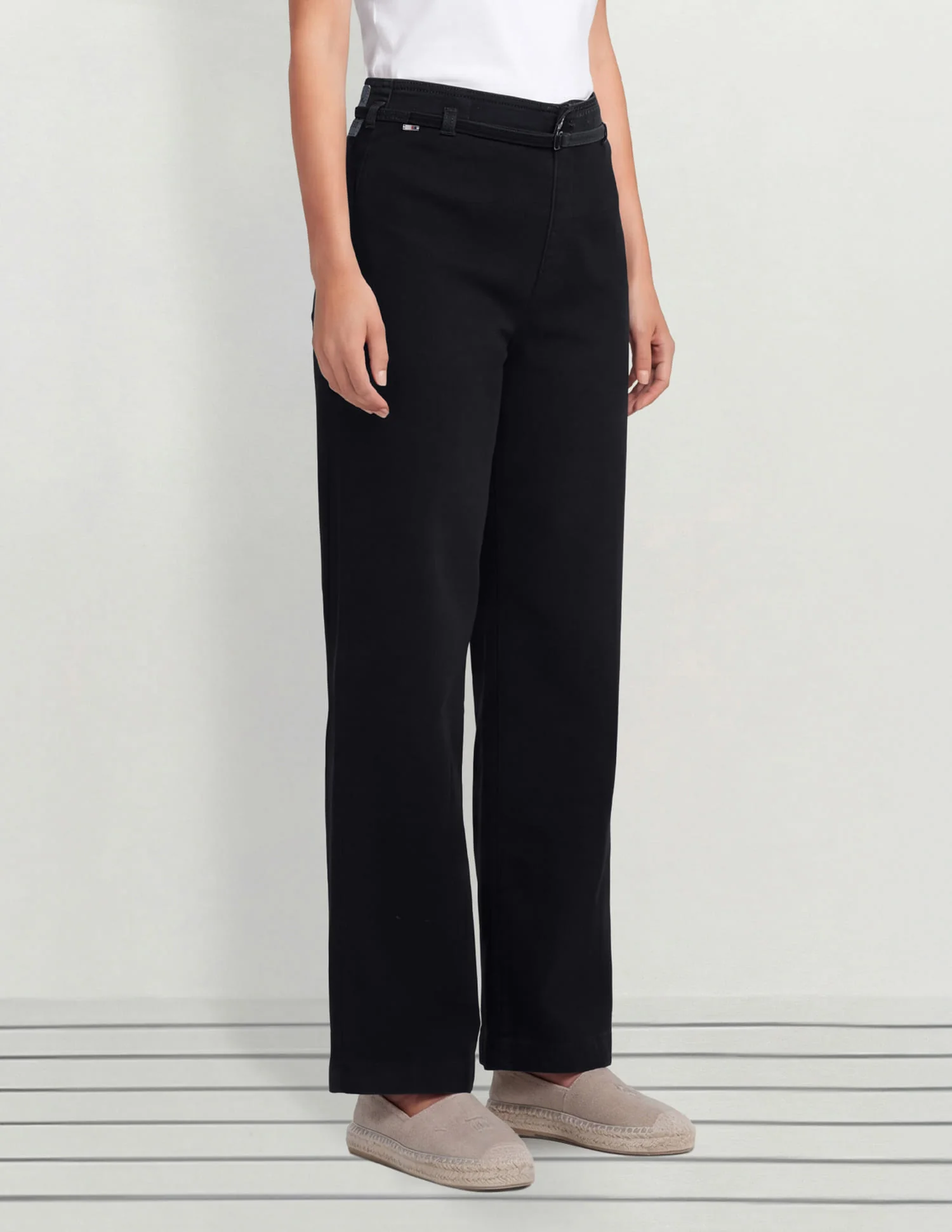 High Rise Wide Leg Fit Jeans - Image 3