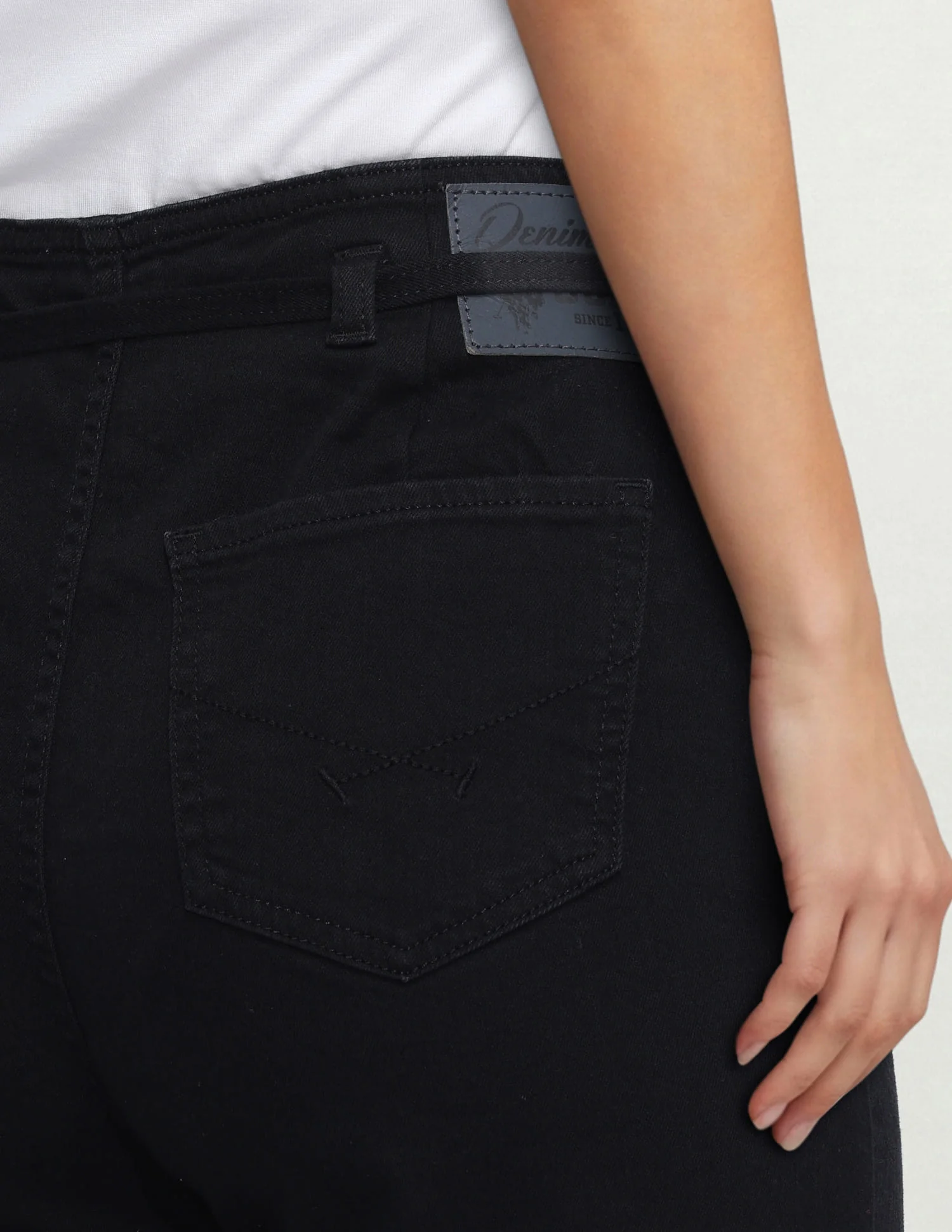 High Rise Wide Leg Fit Jeans - Image 7