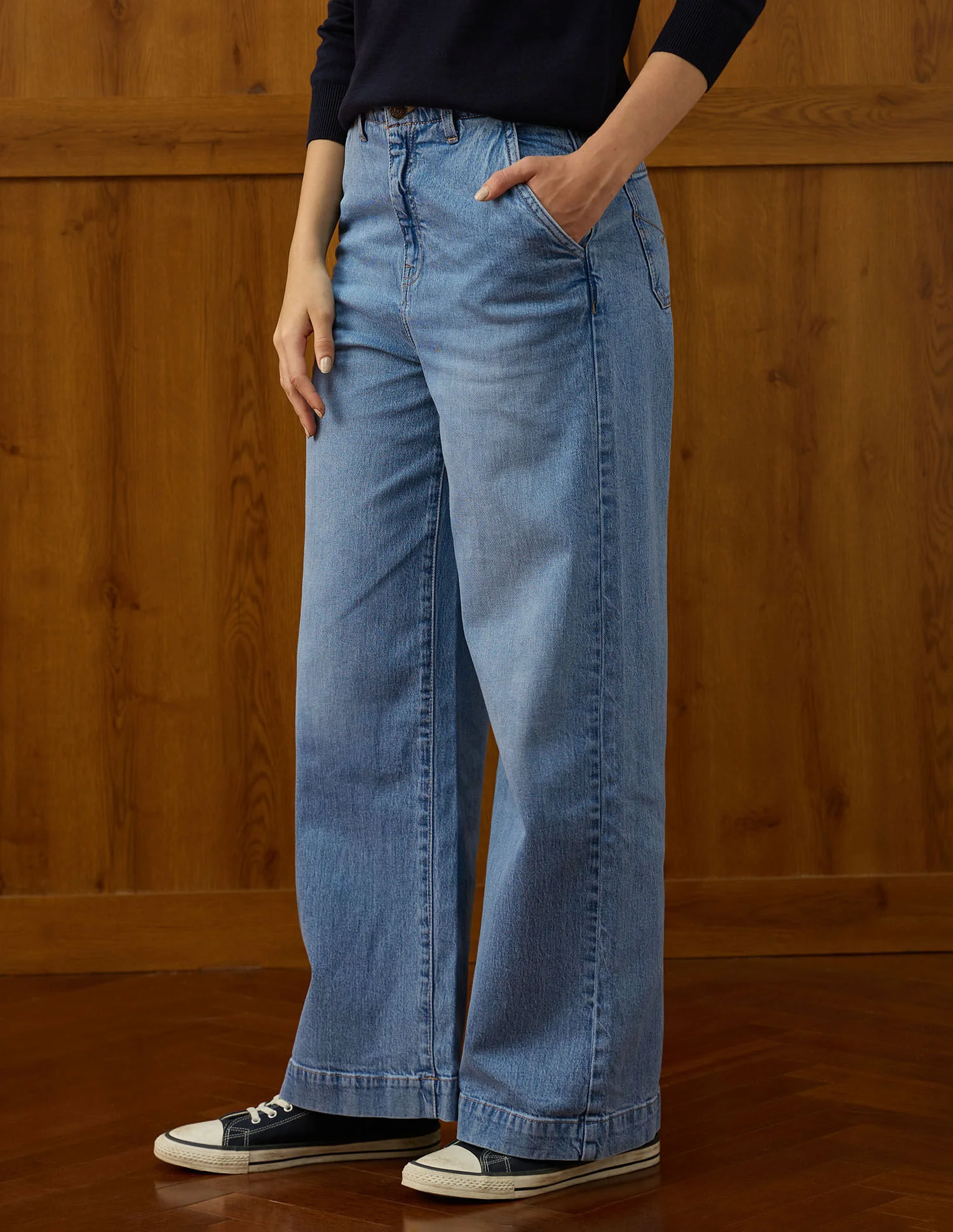 High Rise Wide Leg Fit Jeans - Image 4