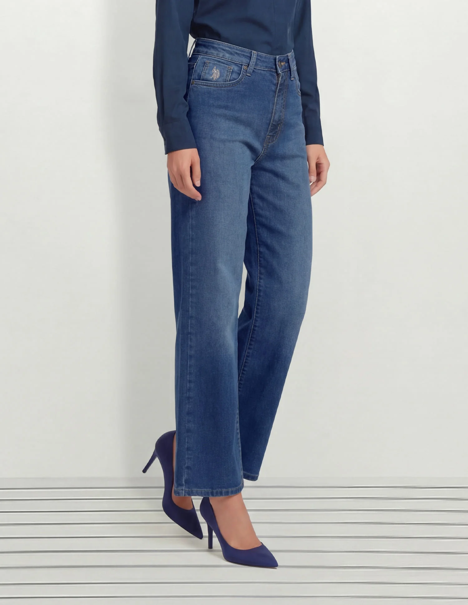 High Rise Wide Leg Fit Jeans - Image 3