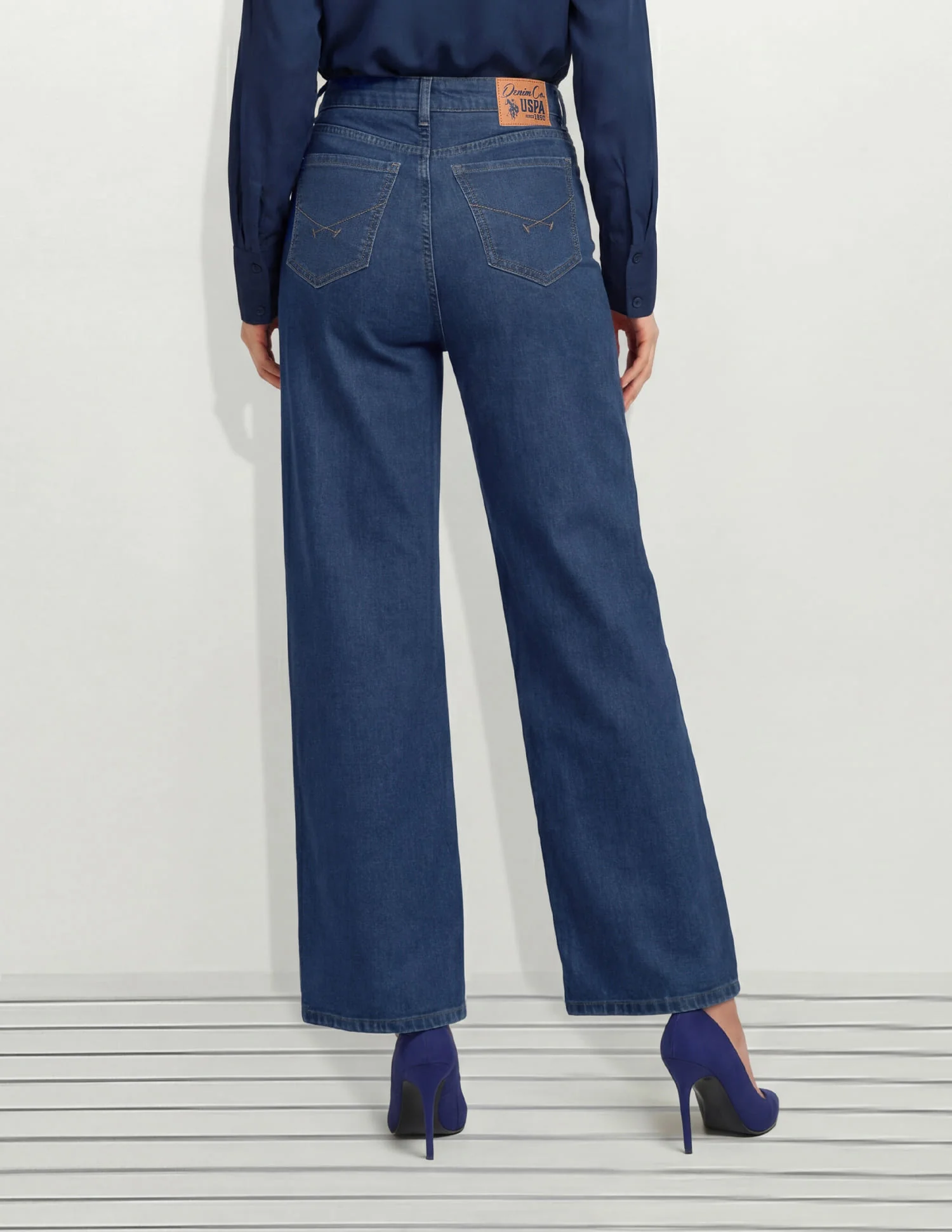High Rise Wide Leg Fit Jeans - Image 4