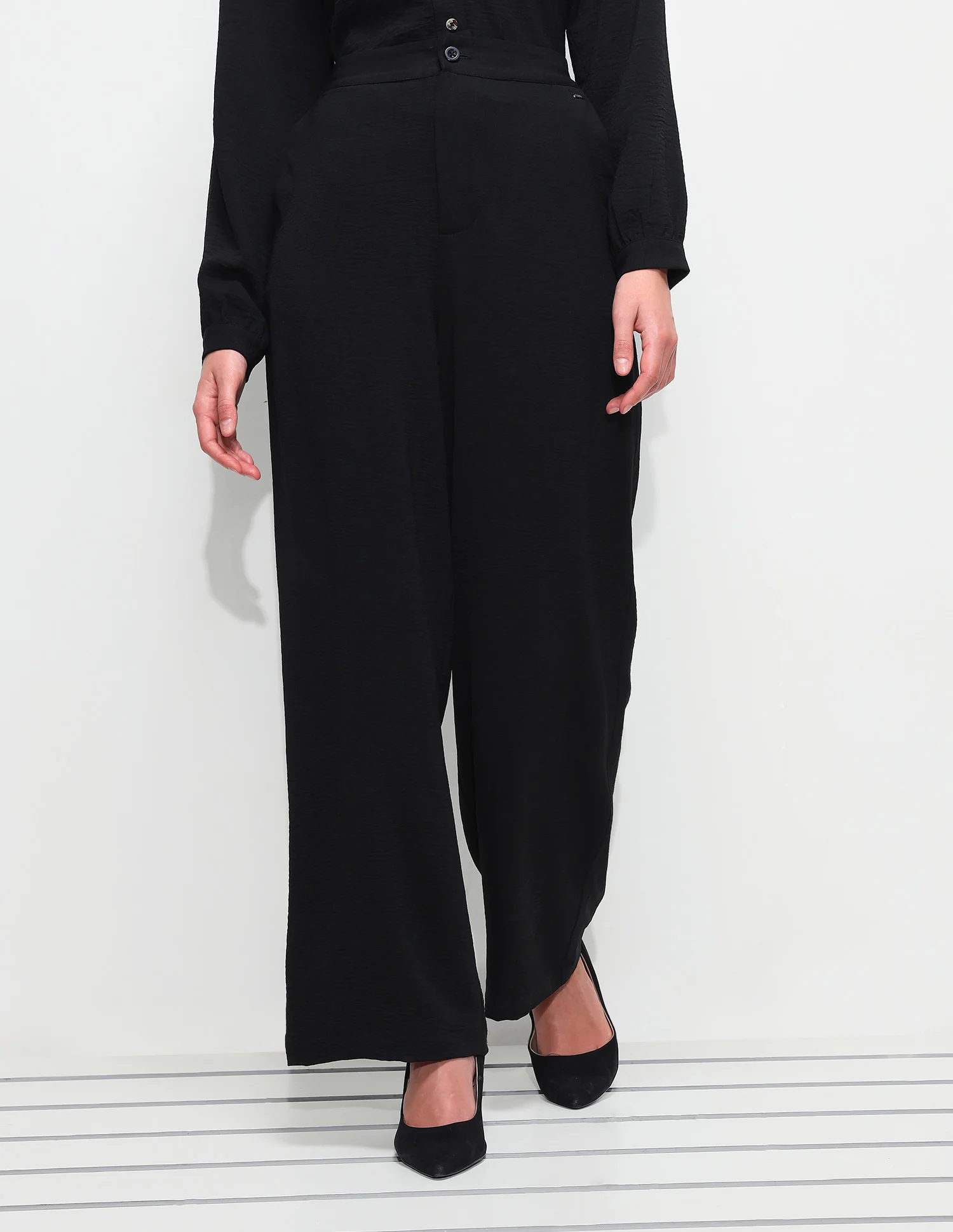 High Rise Wide Leg Fit Trousers - Image 6