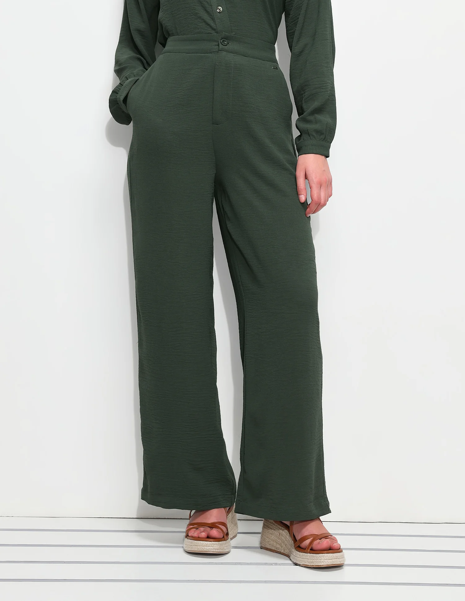 High Rise Wide Leg Fit Trousers - Image 6