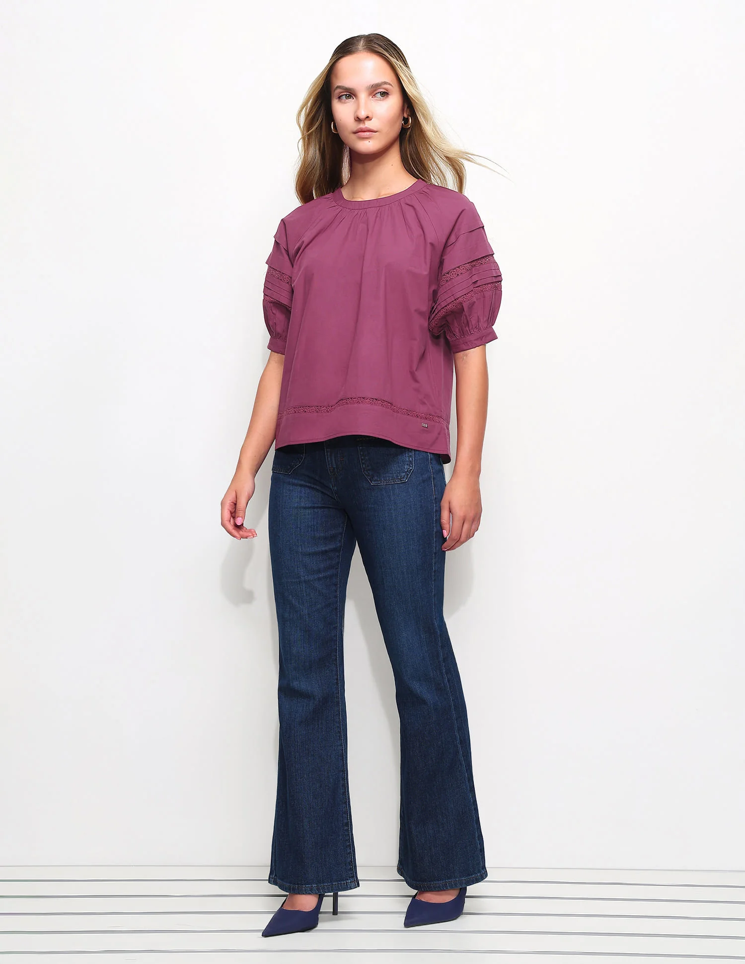 Raglan Sleeve Top With Pleats And Lace - Image 3
