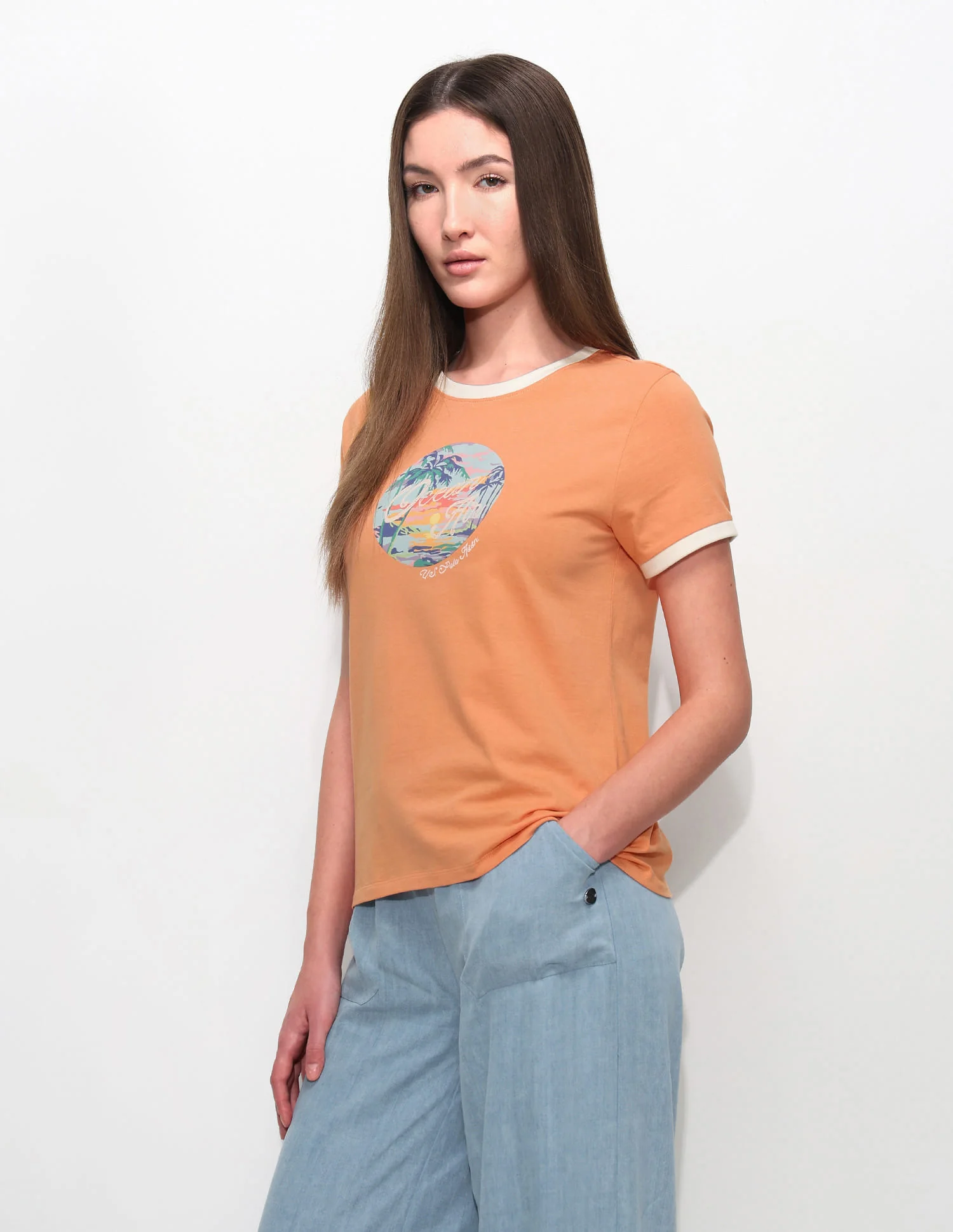 Regular Fit Graphic Printed T-Shirt - Image 4