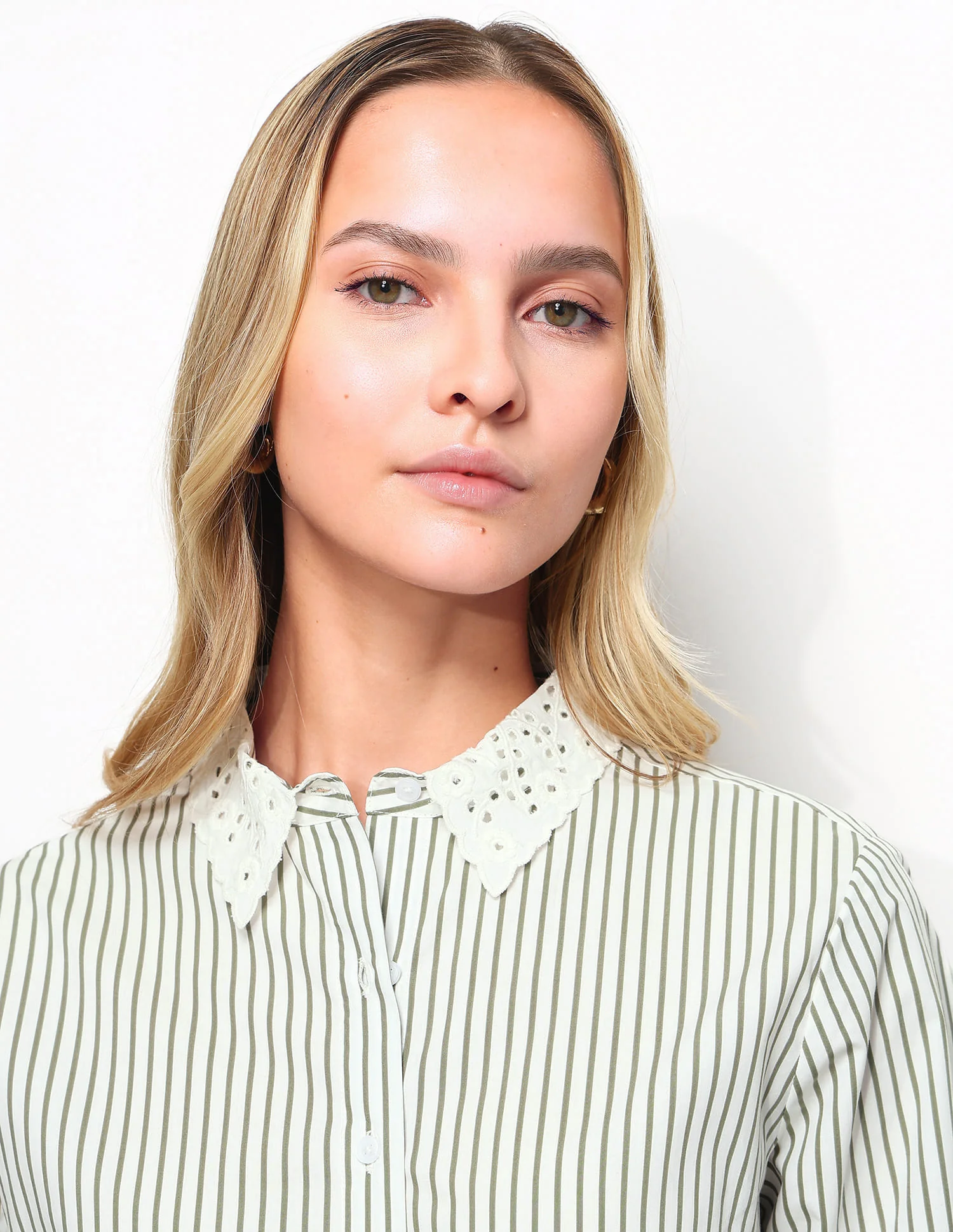 Regular Fit Striped Shirt With Schiffli Collar - Image 7