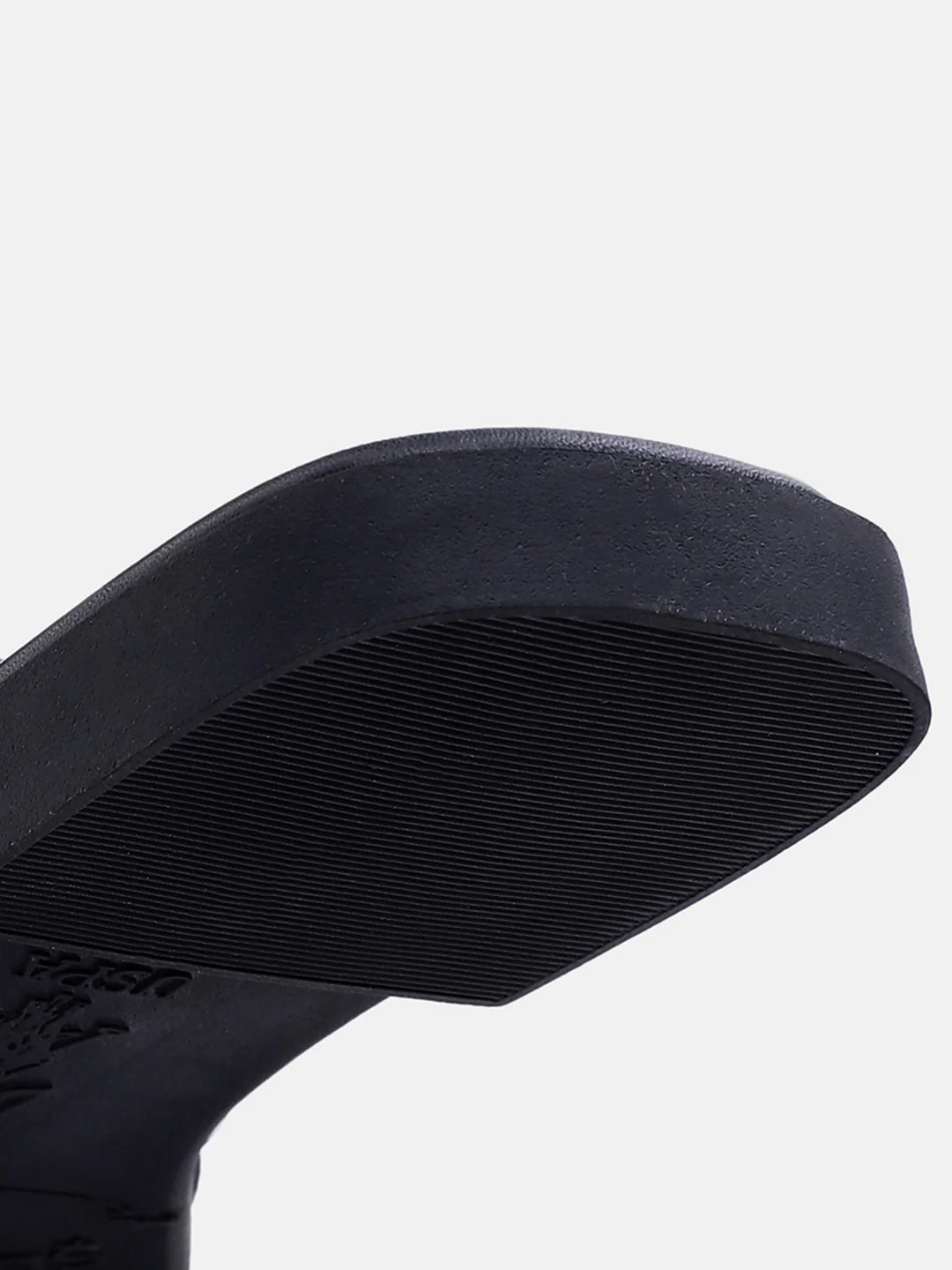 Saphira Gold Hardware Sandals - Image 9