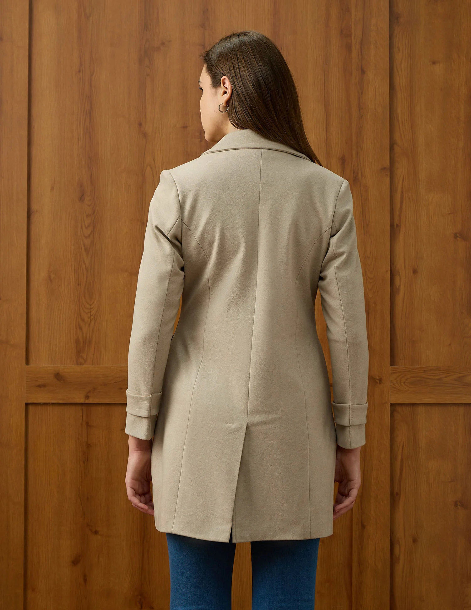 Soild Regular Fit Single Breasted Coat - Image 5
