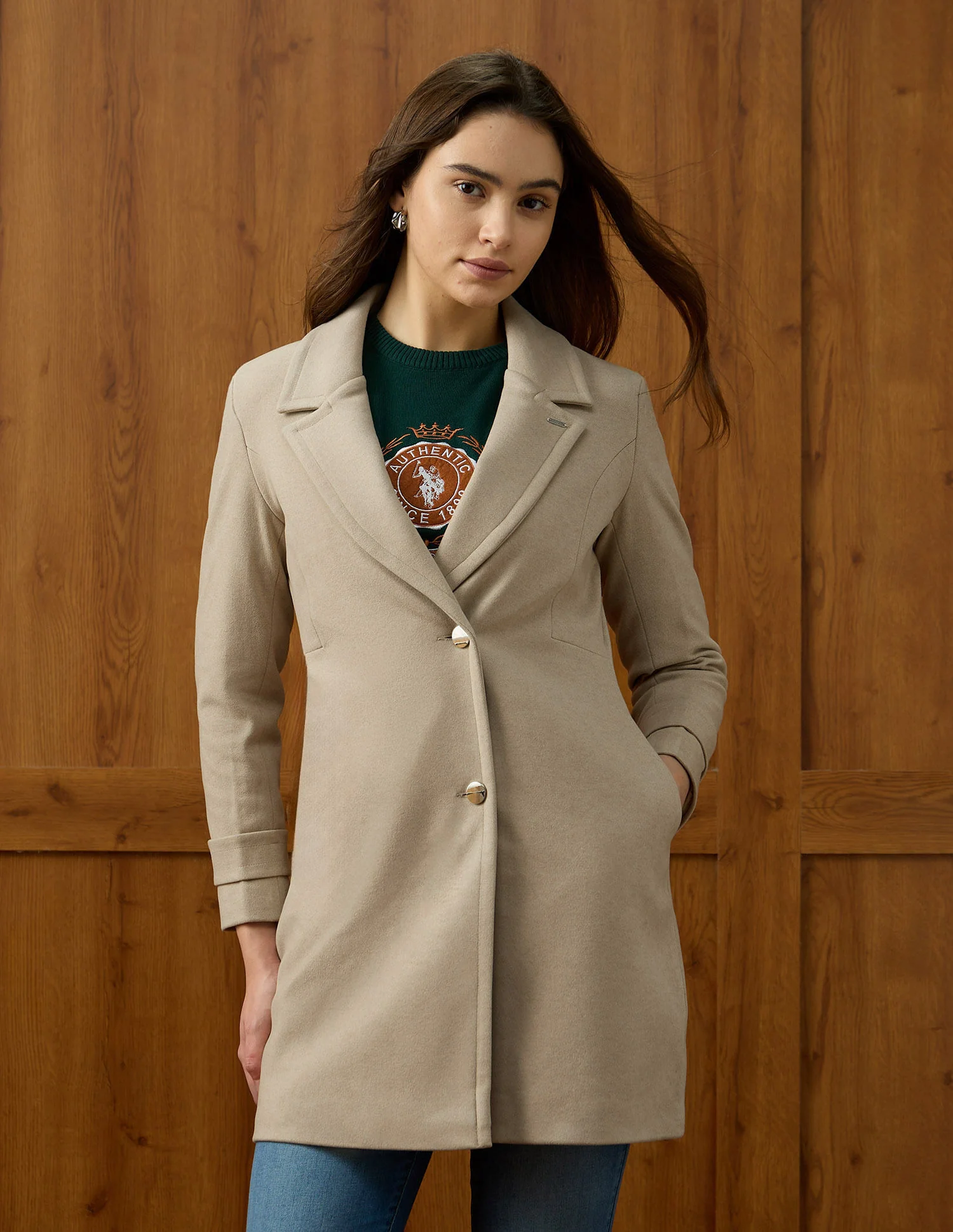 Soild Regular Fit Single Breasted Coat - Image 9