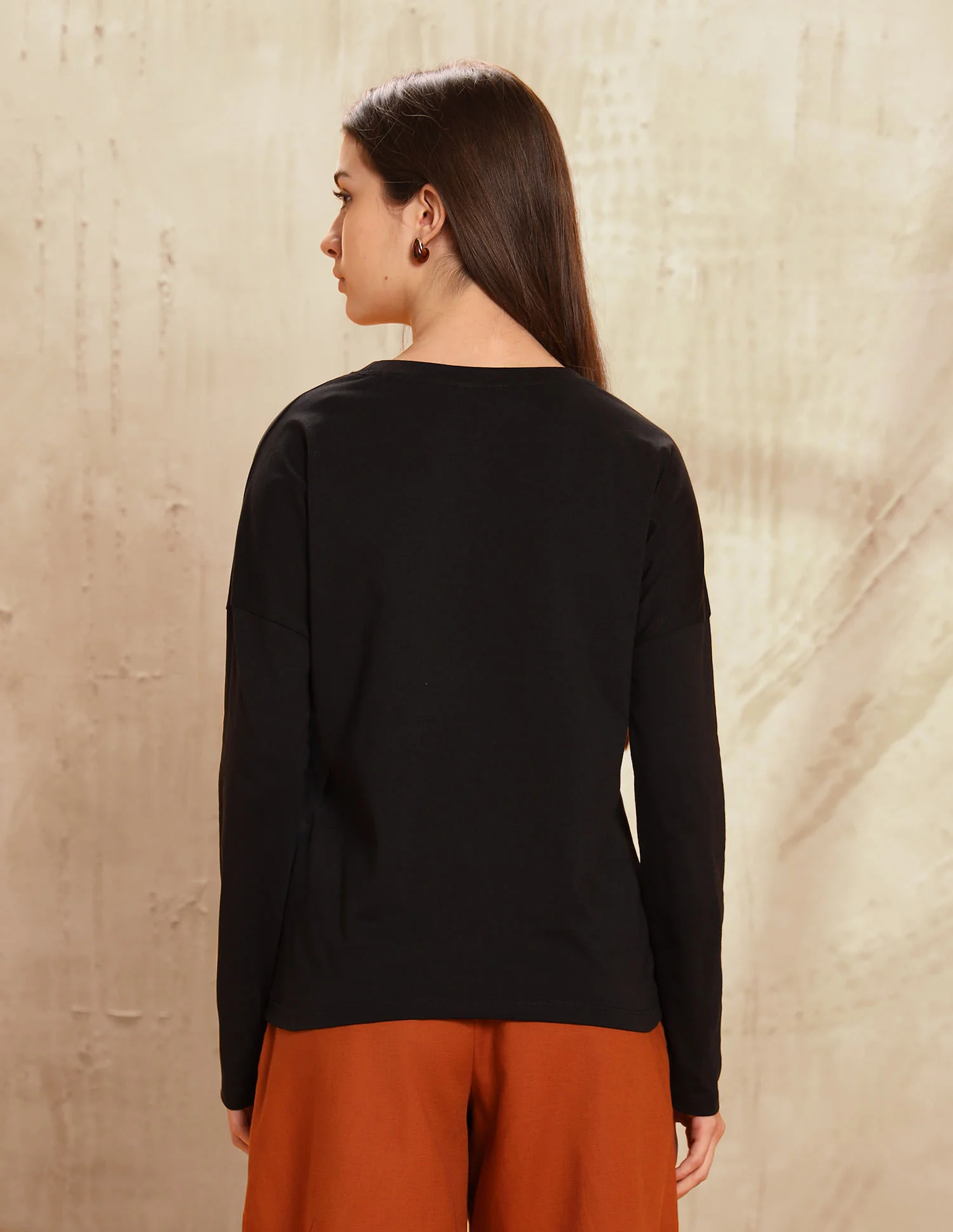 Solid Regular Fit T-Shirt - Image 5