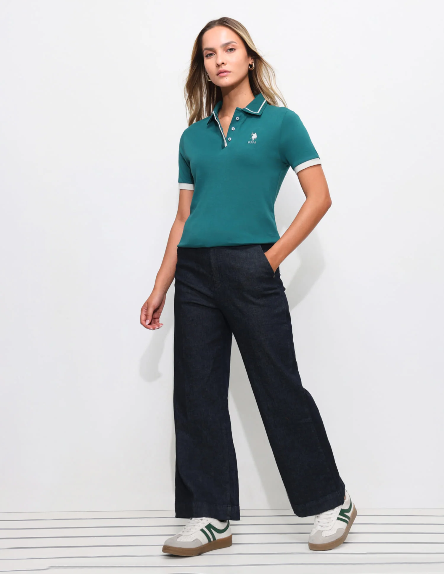 Solid Regular Fit Tpped collar Polo shirt - Image 3