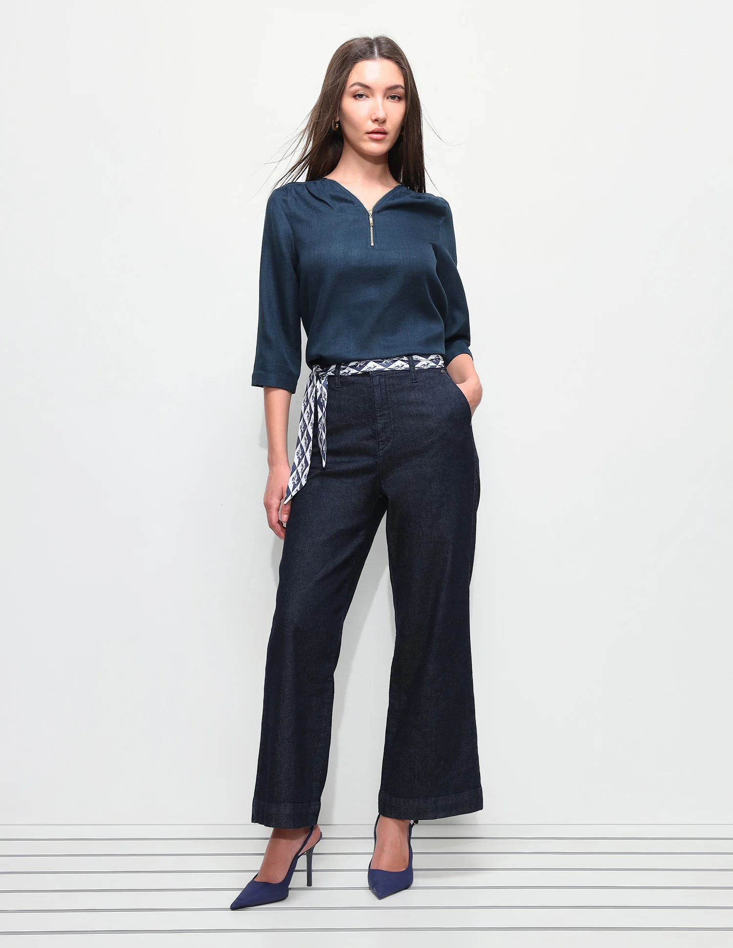 Solid Regular Fit Zipper Top - Image 3
