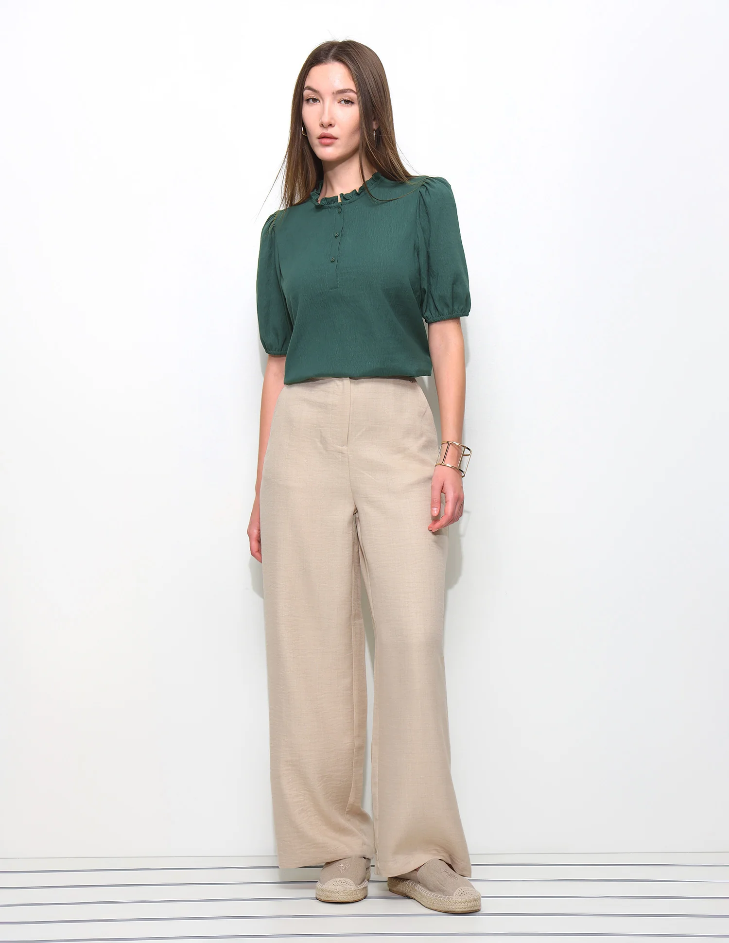Solid Ruffle Neck Puff Sleeve Top - Image 3
