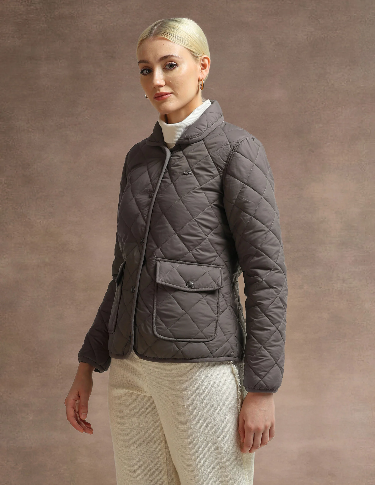 Spread Collar Puffer Jacket - Image 4